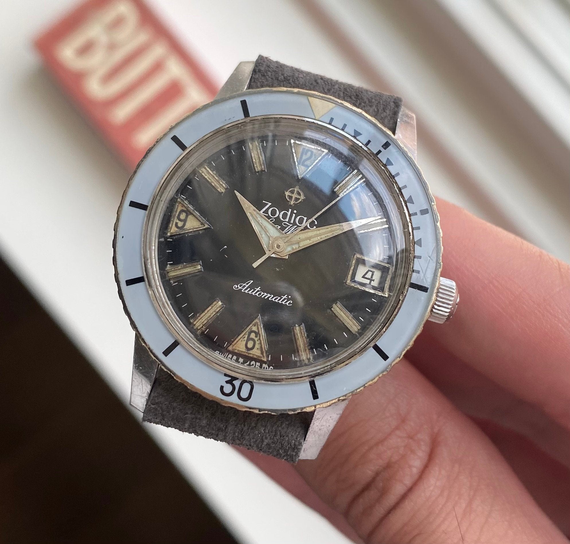 Vintage Zodiac Sea Wolf 50s Automatic Black Gilt Dial Bakelite Bezel Diver Watch