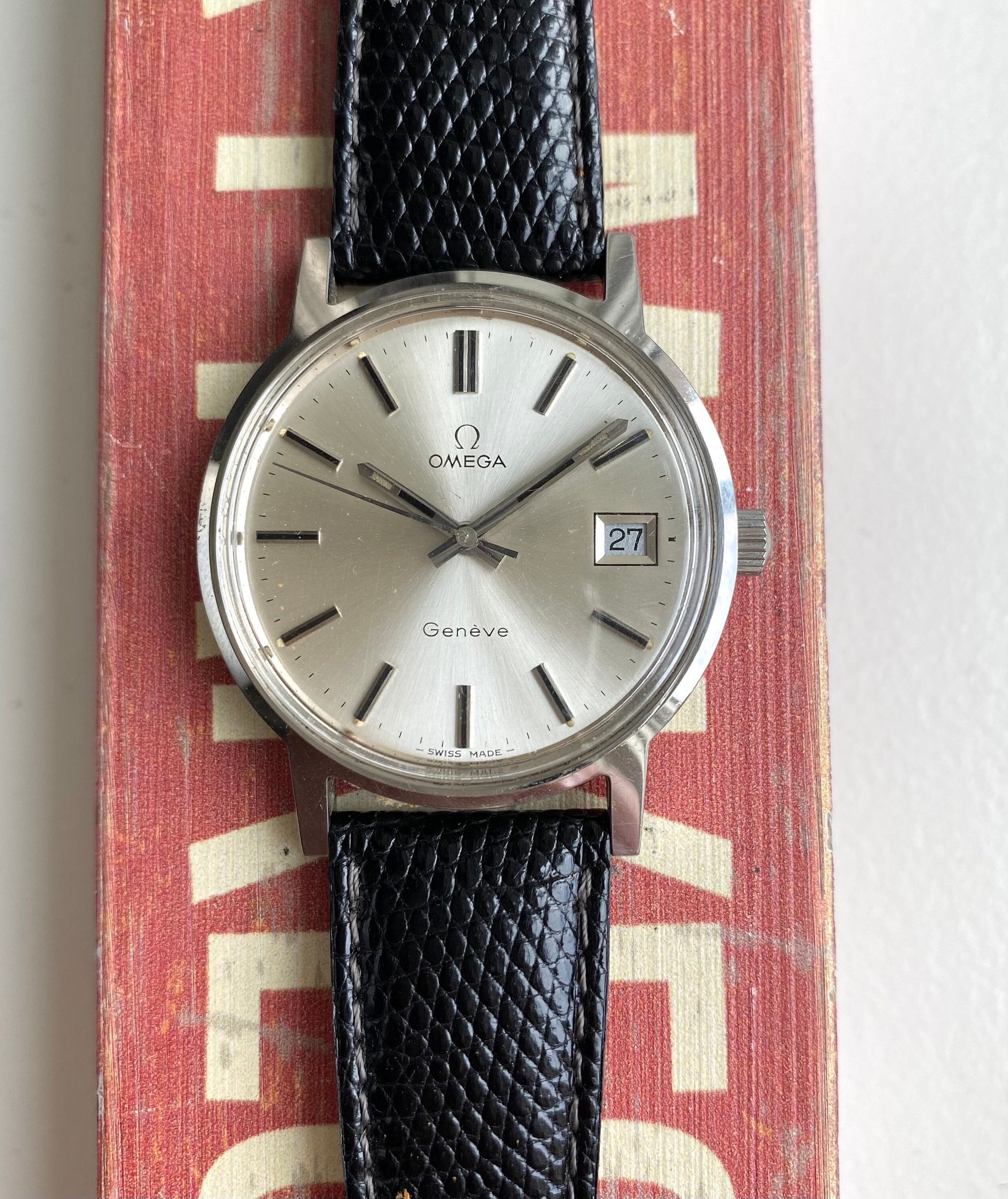 Vintage Omega Geneve Manual Wind Sunburst Silver Dial Quickset Date Steel Watch