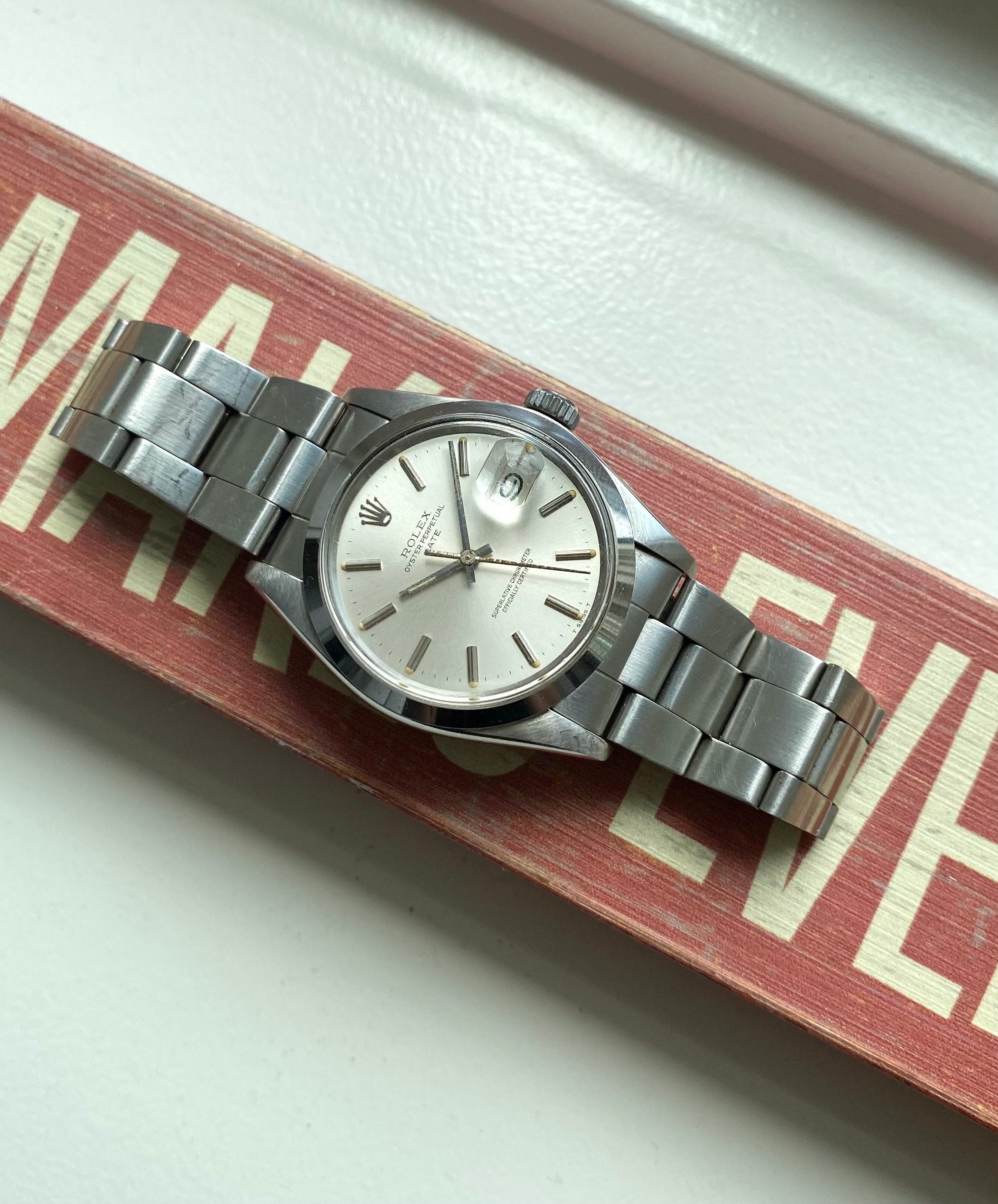 Vintage Rolex OP Date 70s Reference 1500 Silver Sunburst Dial 34mm Watch