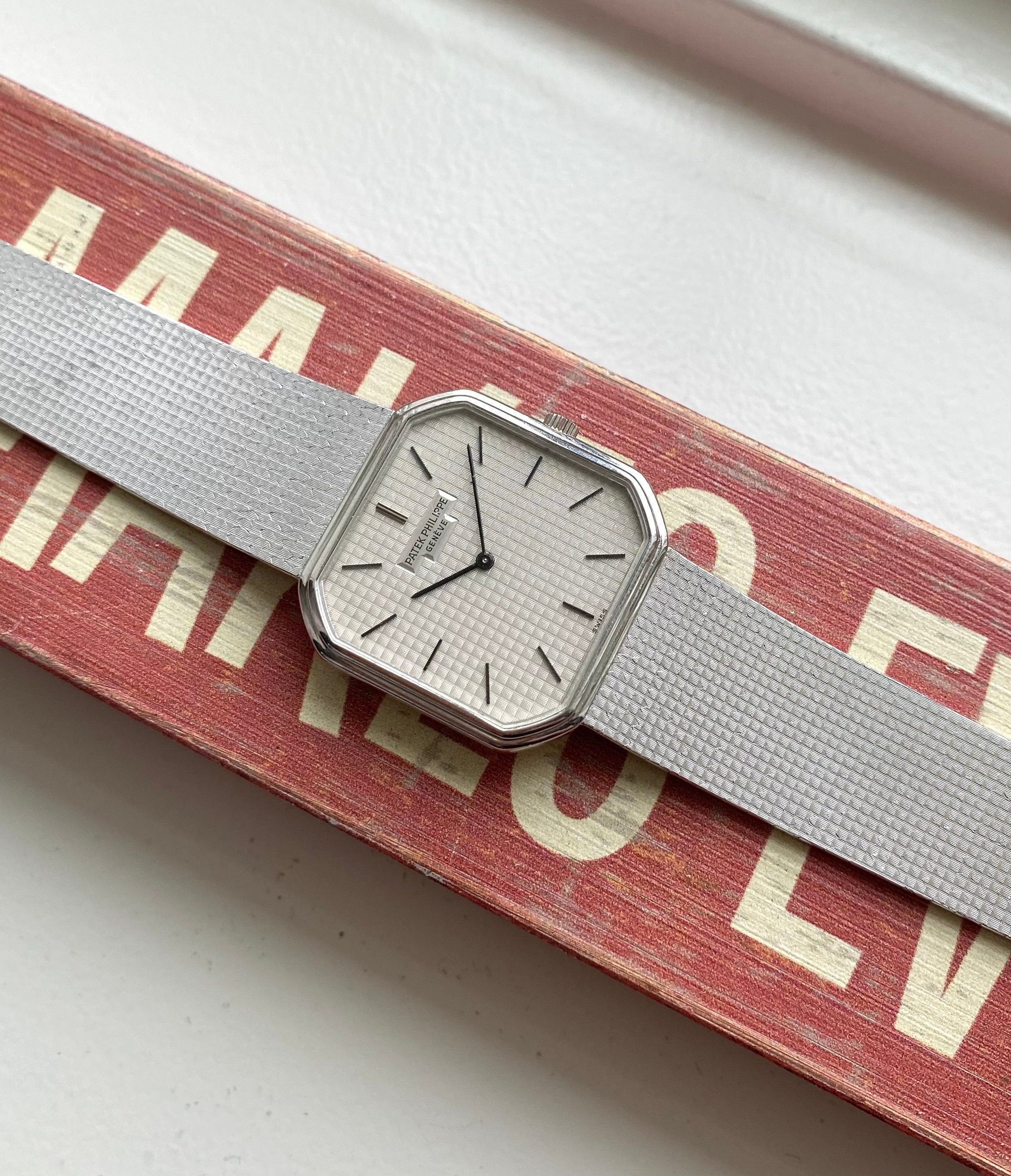 Vintage Patek Philippe 70s 18K White Gold Manual Wind White Dial w/ Bracelet