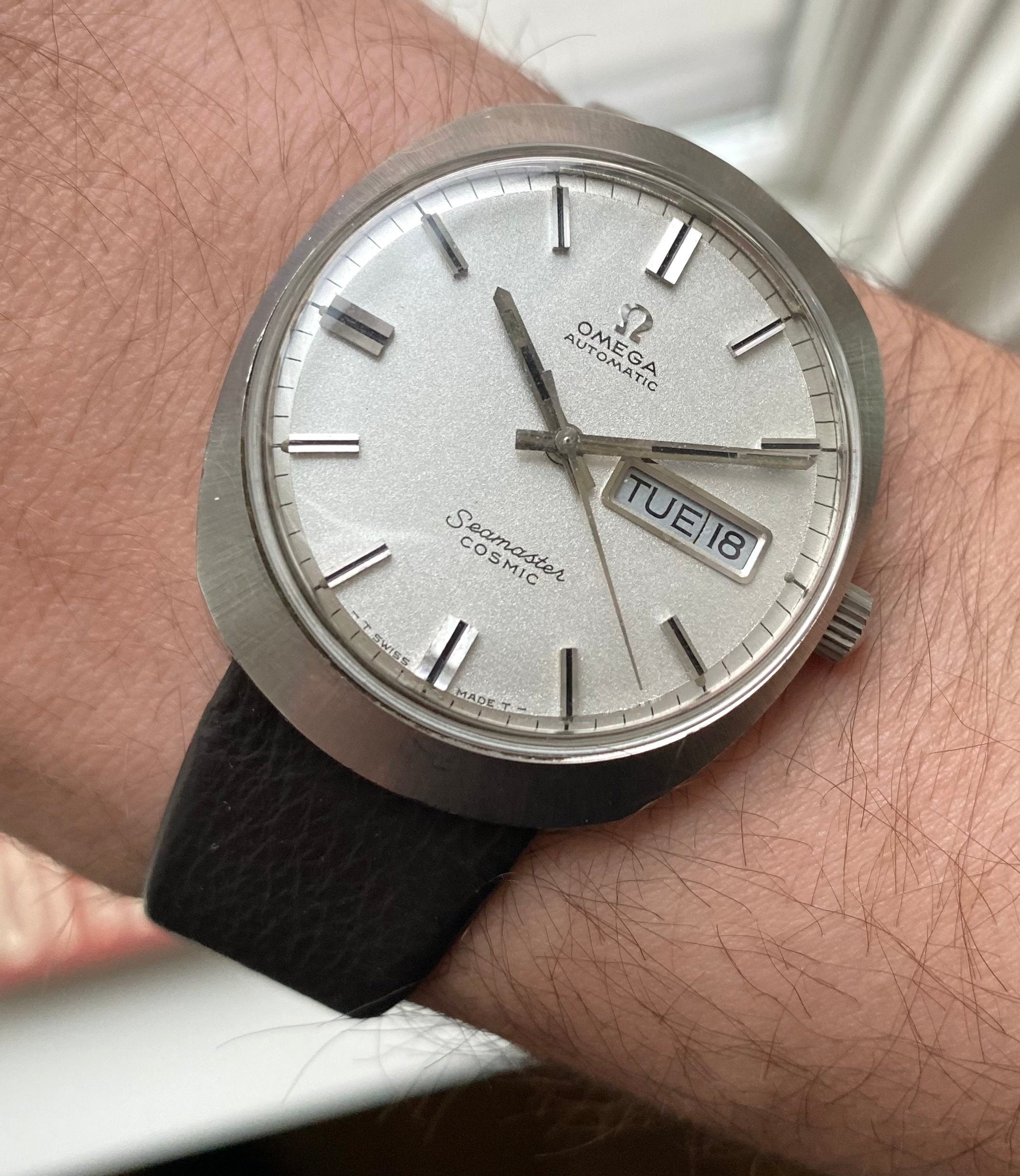 Vintage Omega Seamaster Cosmic Automatic Daydate Silver Pebble Dial Steel Watch