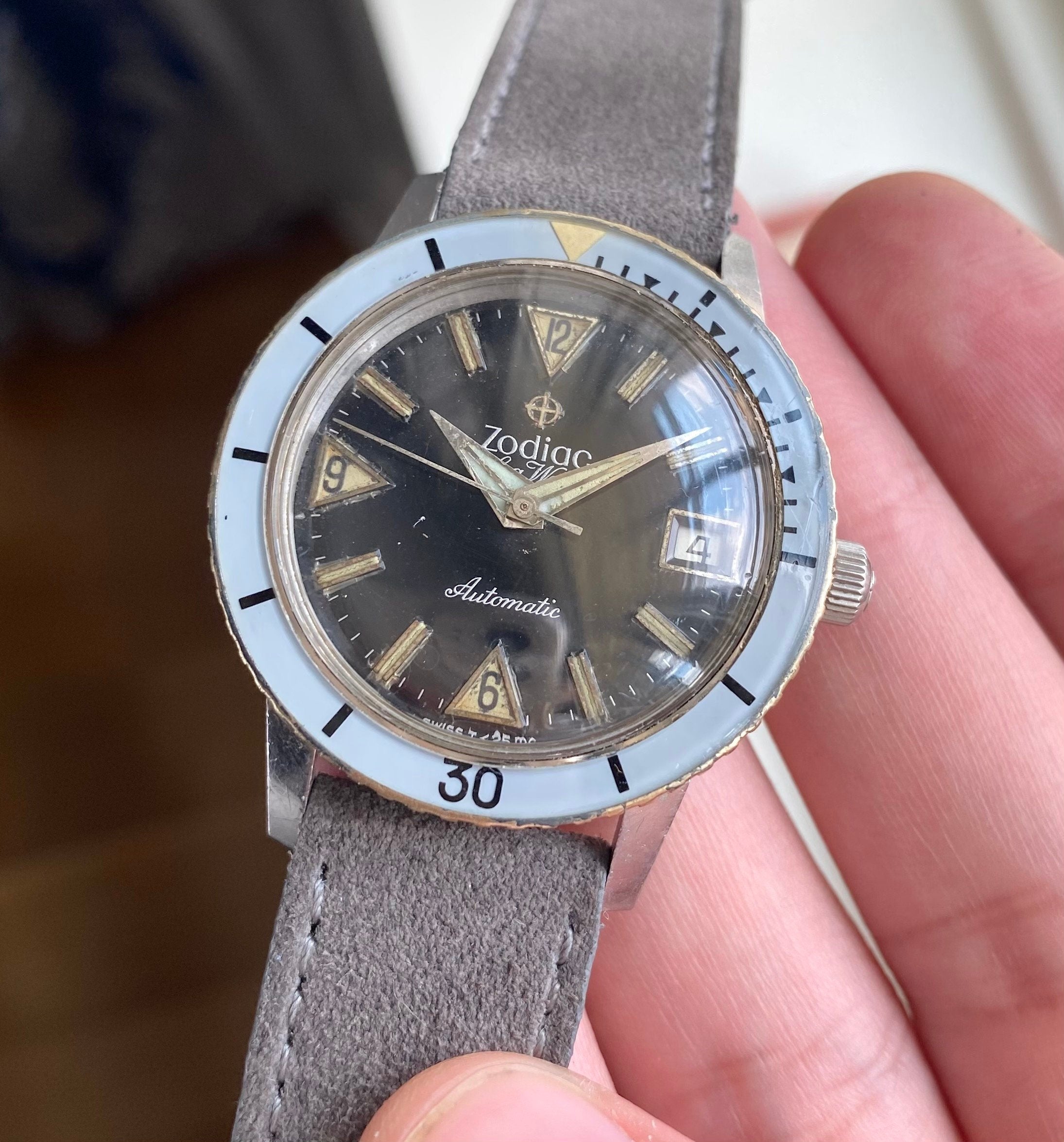 Vintage Zodiac Sea Wolf 50s Automatic Black Gilt Dial Bakelite Bezel Diver Watch