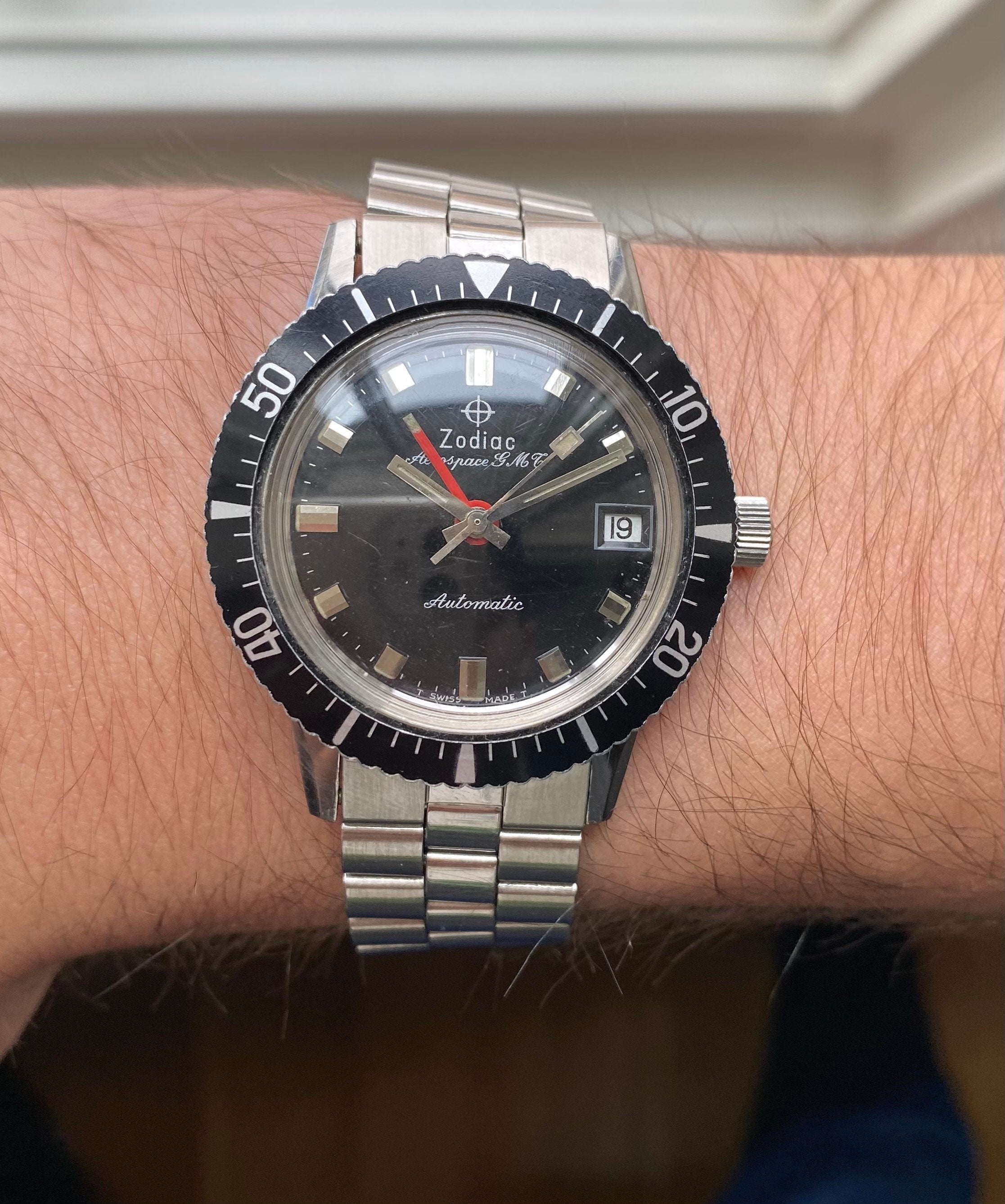 Vintage Zodiac 60s Aerospace GMT Automatic Black Bezel Gilt Black Dial Watch