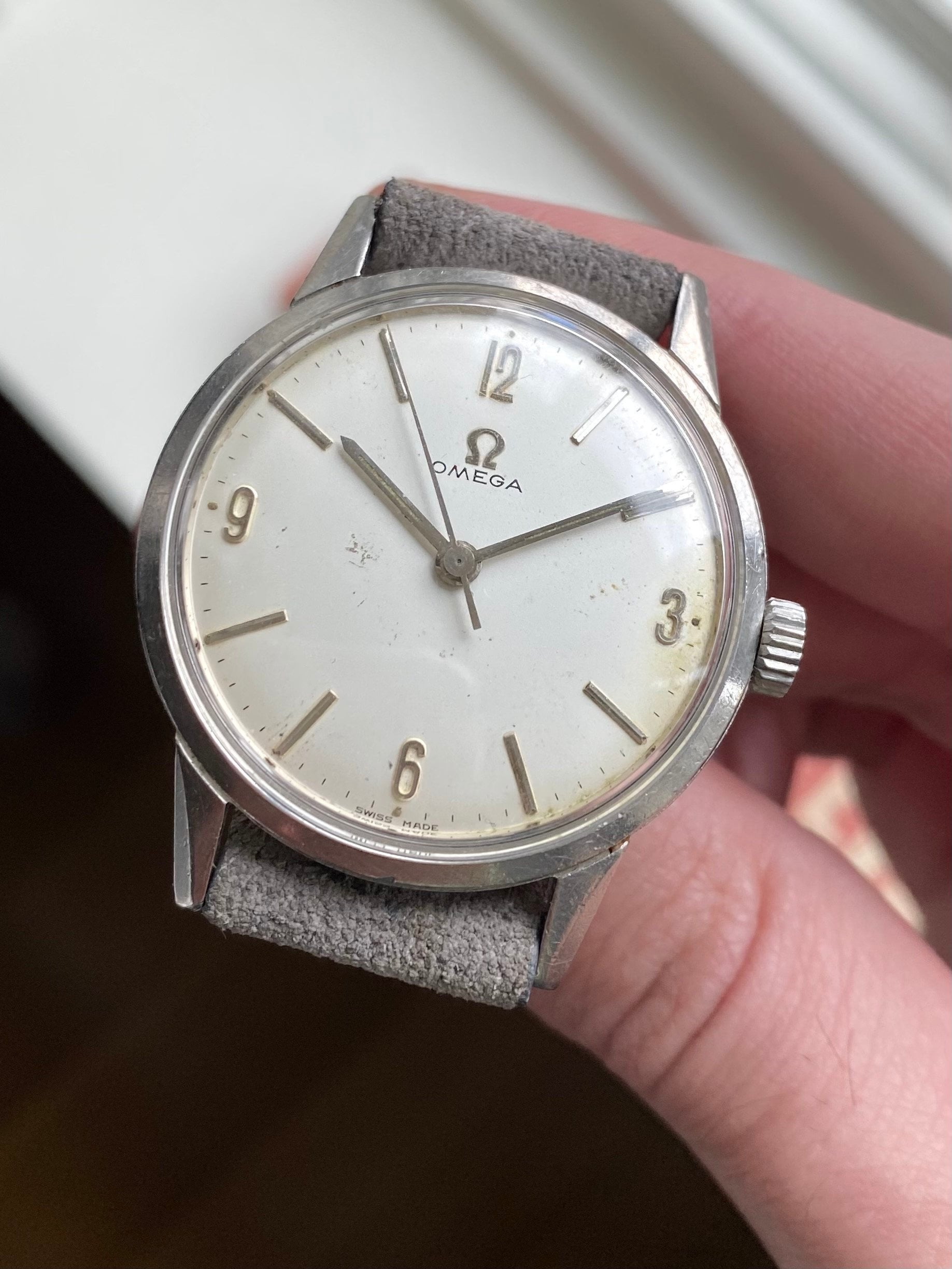 Vintage Omega 60s Manual Wind Egg White Arabic Numeral Dial Steel Case Watch