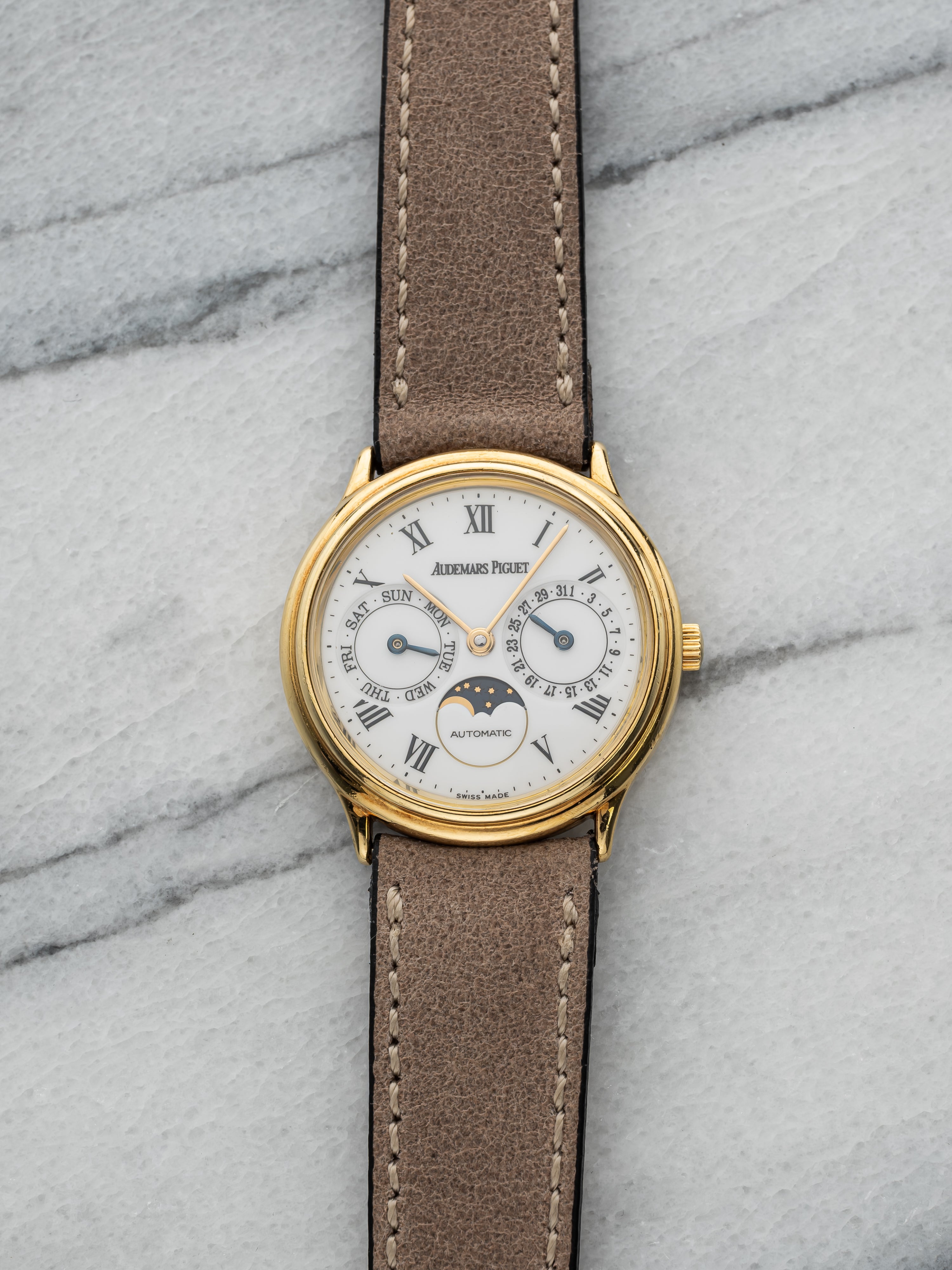 Audemars Piguet Day Date Moonphase 25589BA - 18K Yellow Gold, White Roman Dial