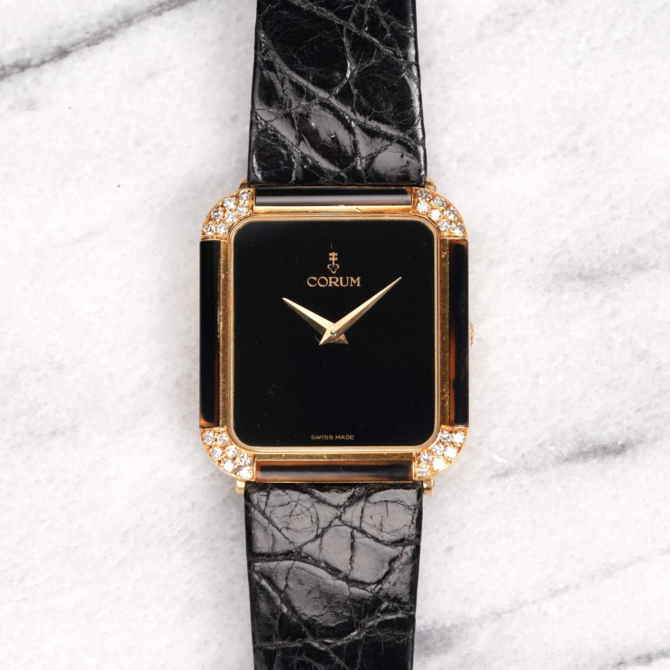 Corum Onyx Tank - 18K Yellow Gold