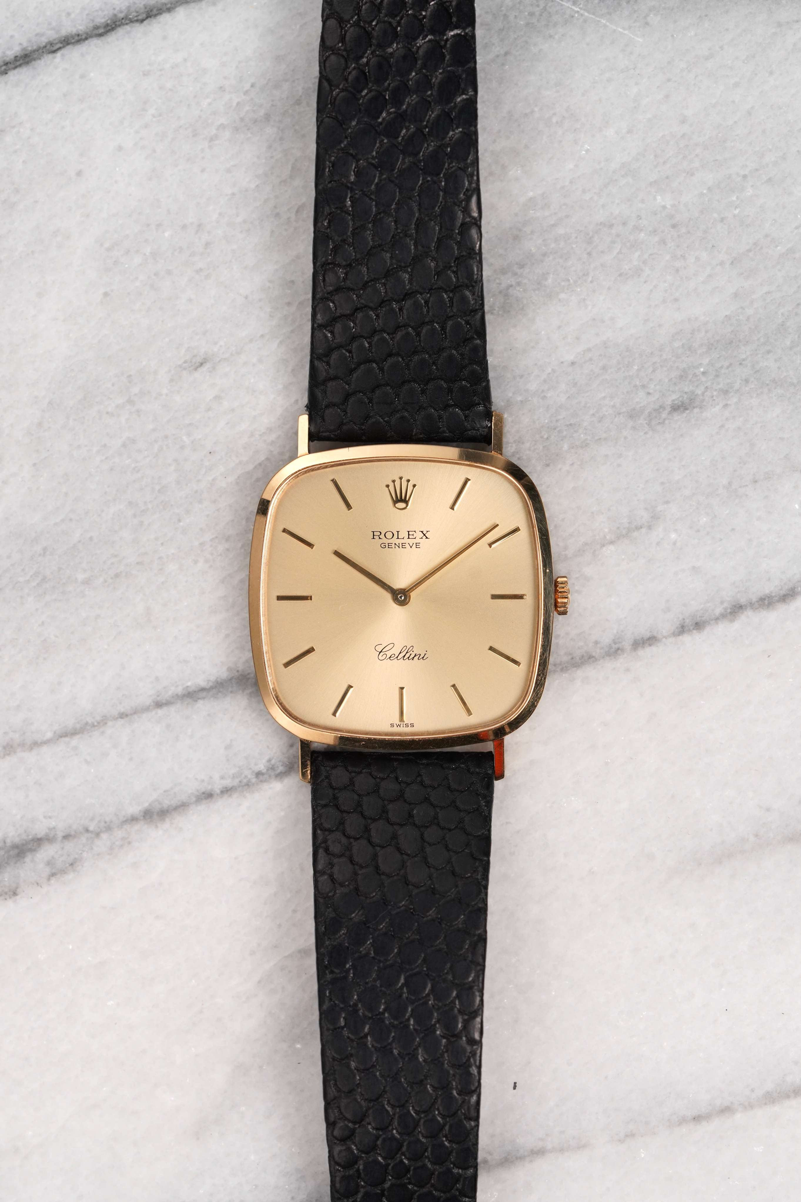 Rolex Cellini 4114 - 18K Yellow Gold.