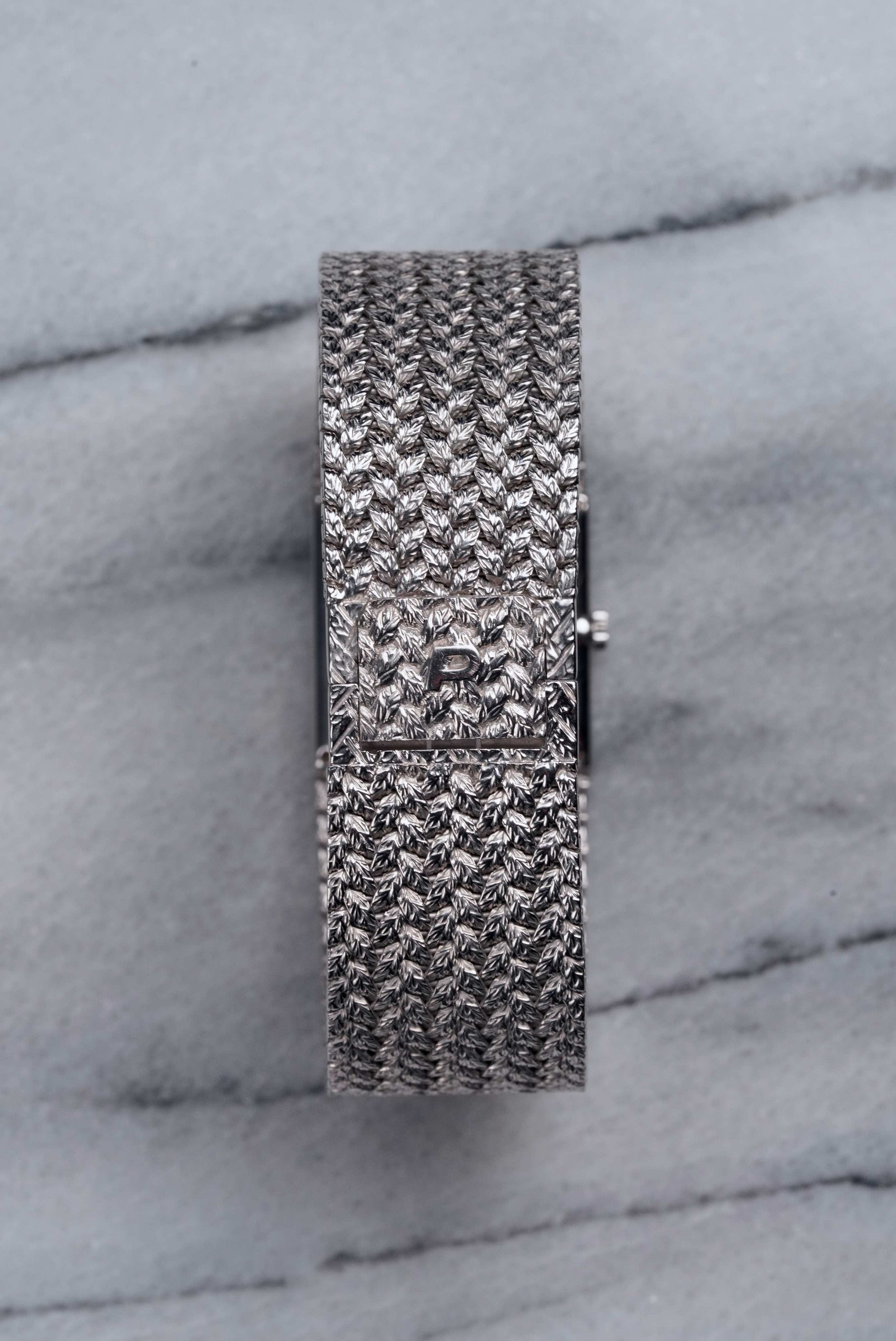 Piaget Diamond Pave Dial - 18K White Gold.