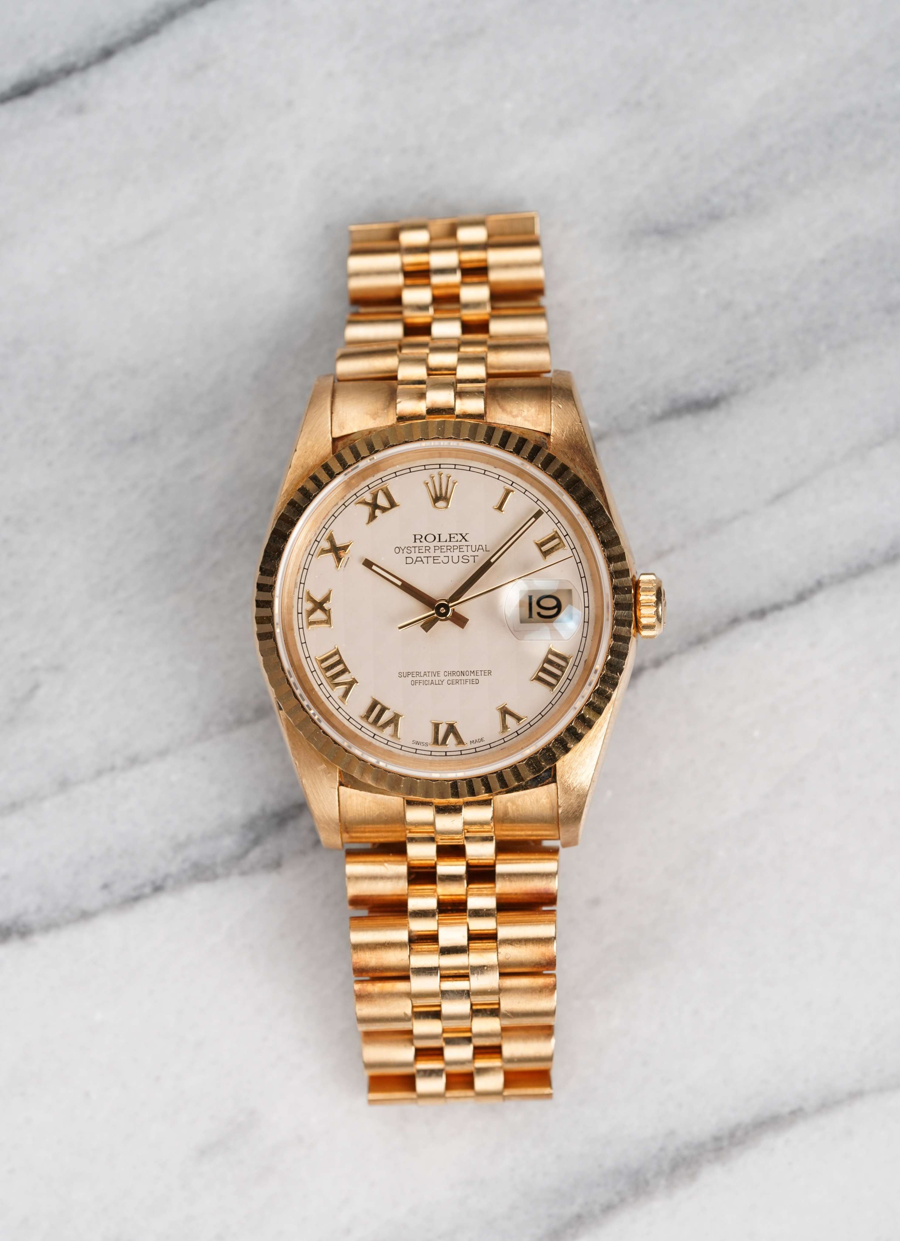 Rolex Datejust 16238 - 18K Yellow Gold.