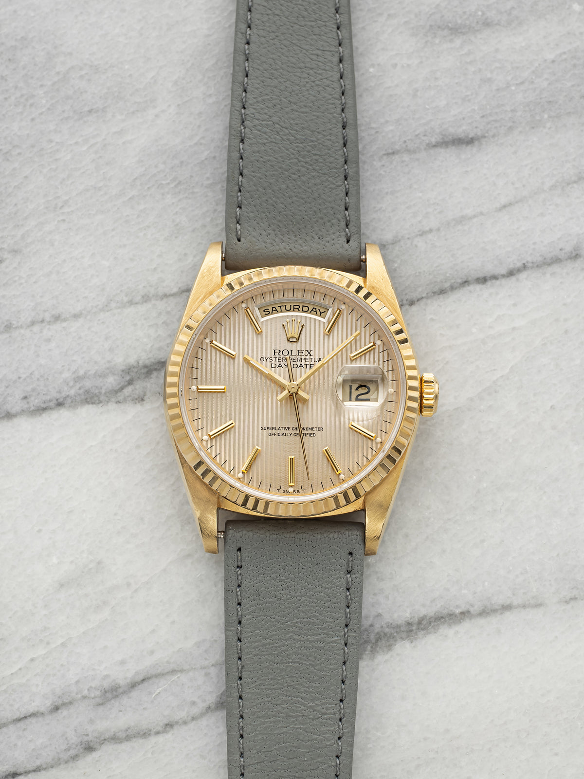 Vintage 1990 Rolex Day-Date 18238 18K Yellow Gold Silver Tapestry Dial Auto 36mm