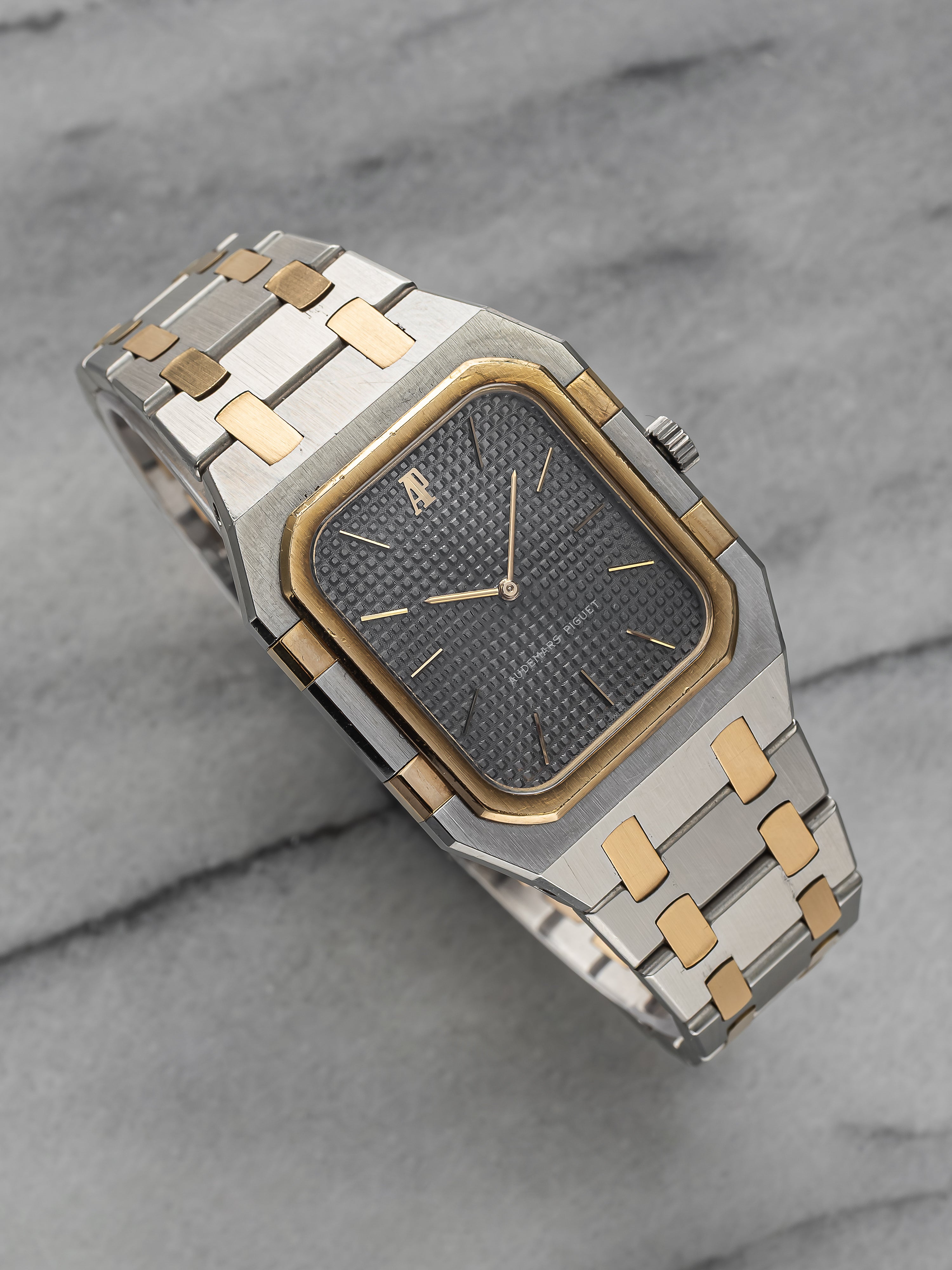 Audemars Piguet – 66009SA