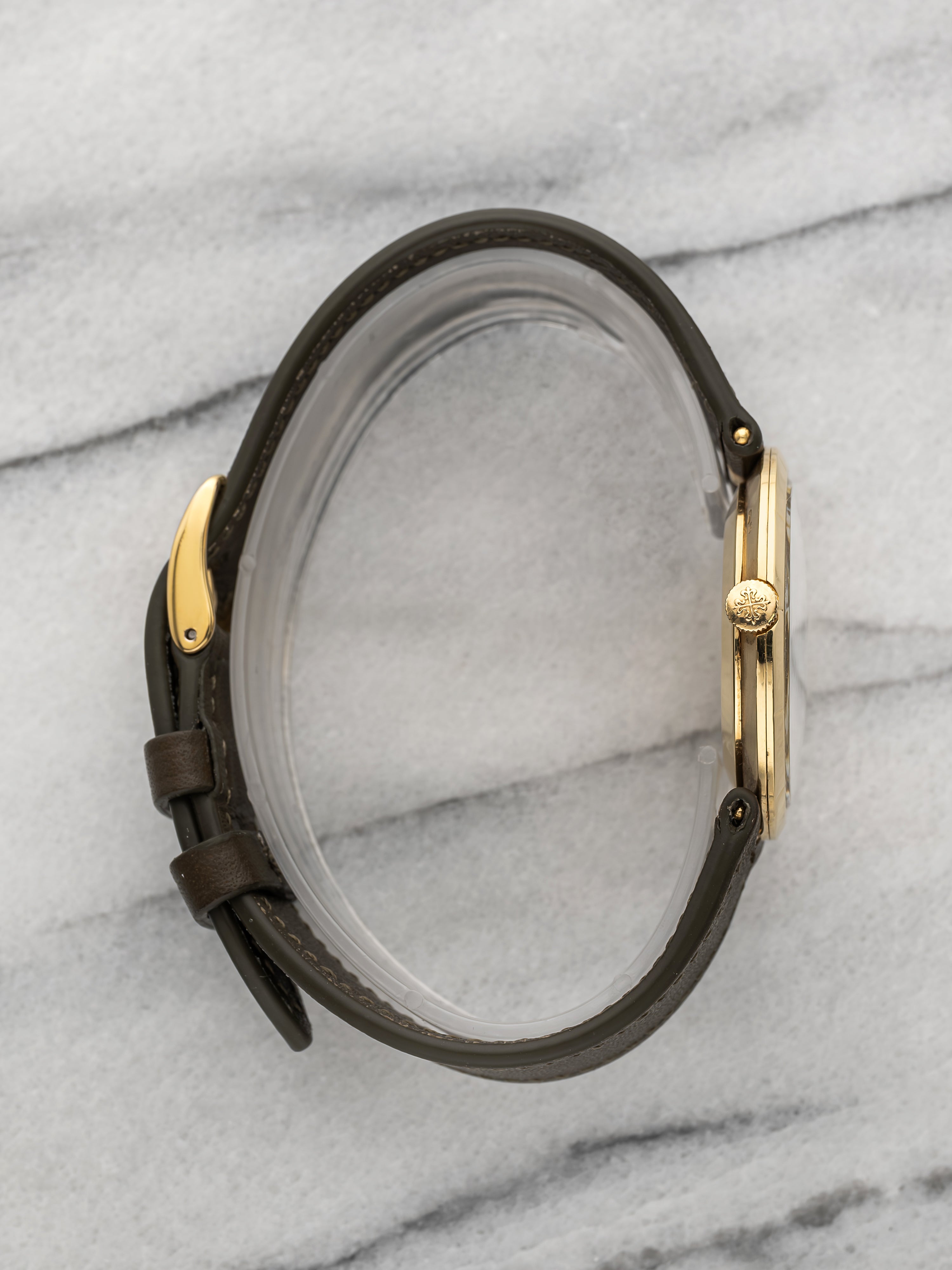 1960s Patek Philippe Calatrava 3459 18K Yellow Gold White Dial Manual 32mm