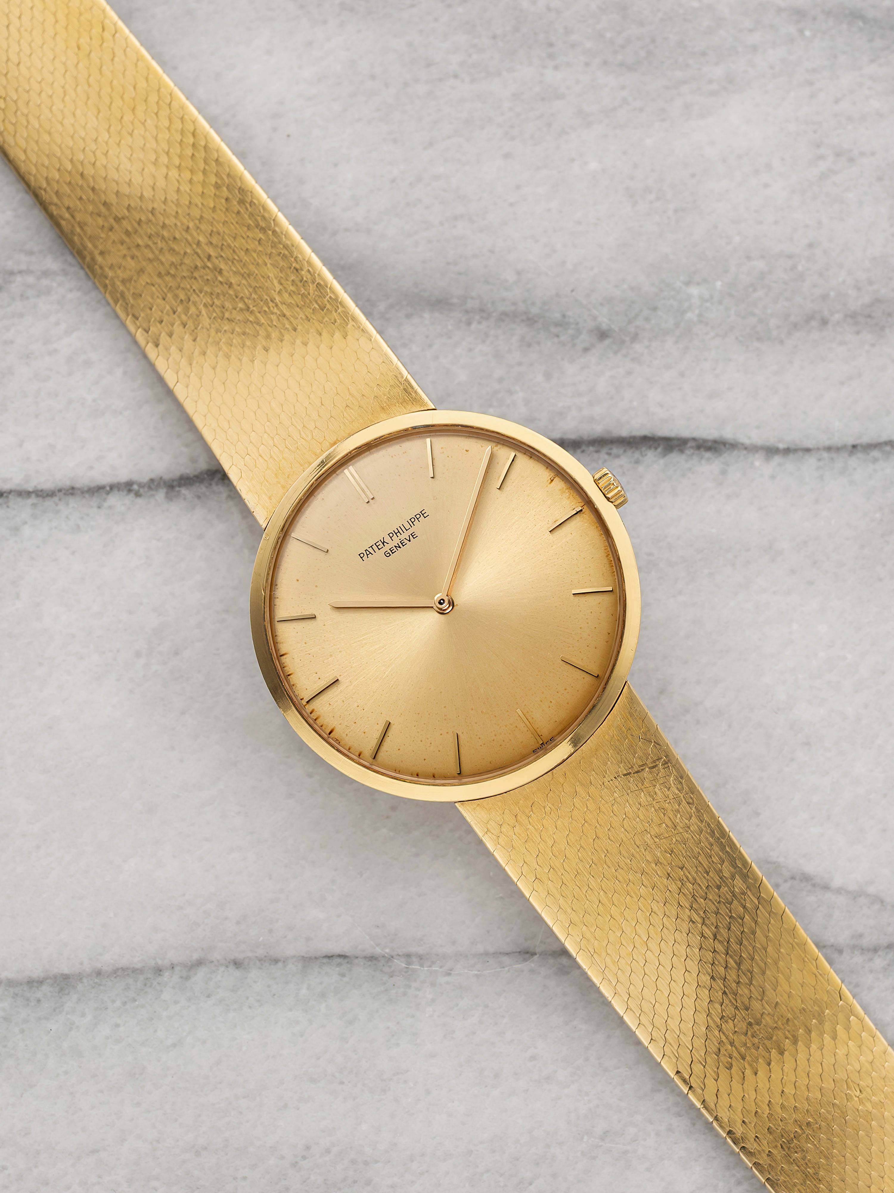 Patek Philippe Calatrava 3468-5 18K Yellow Gold Champagne Sunburst Dial Manual