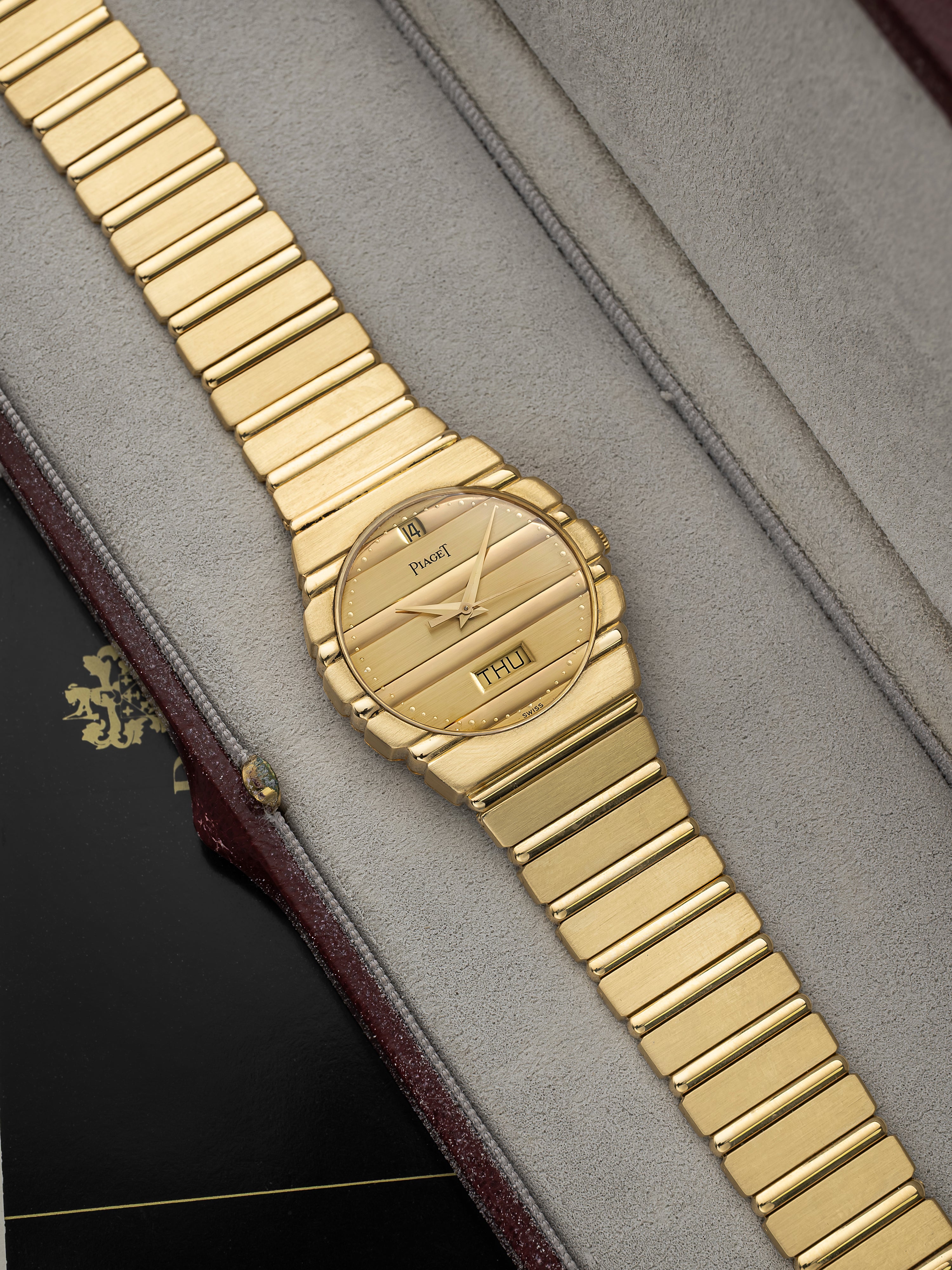 Vintage 1980s Piaget Polo 15562 C701 18K Yellow Gold Champagne Dial Quartz 31mm