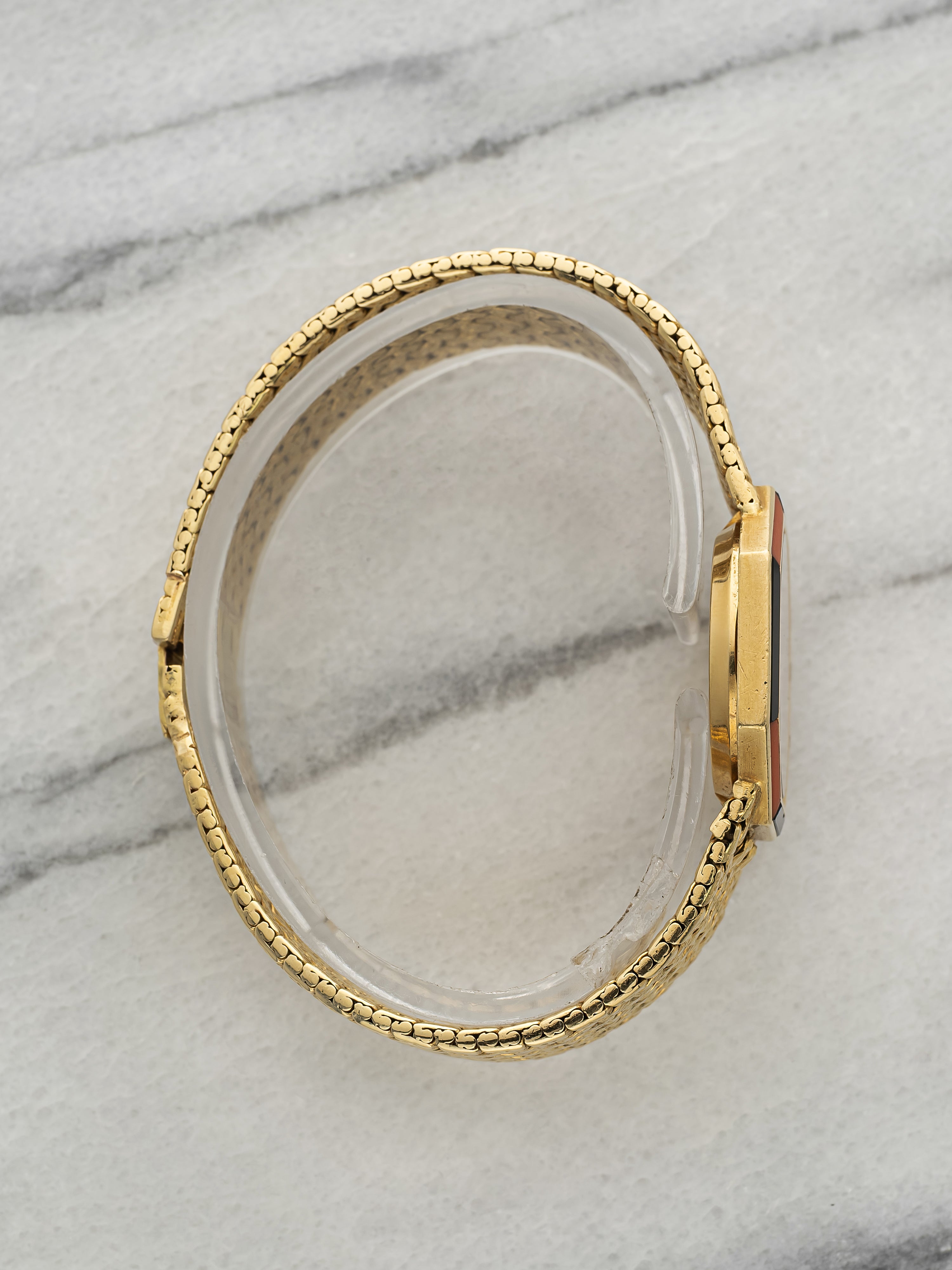 Vintage 1980s Piaget 9341 D2 Integrated 18K Gold Coral Dial Manual 25mm