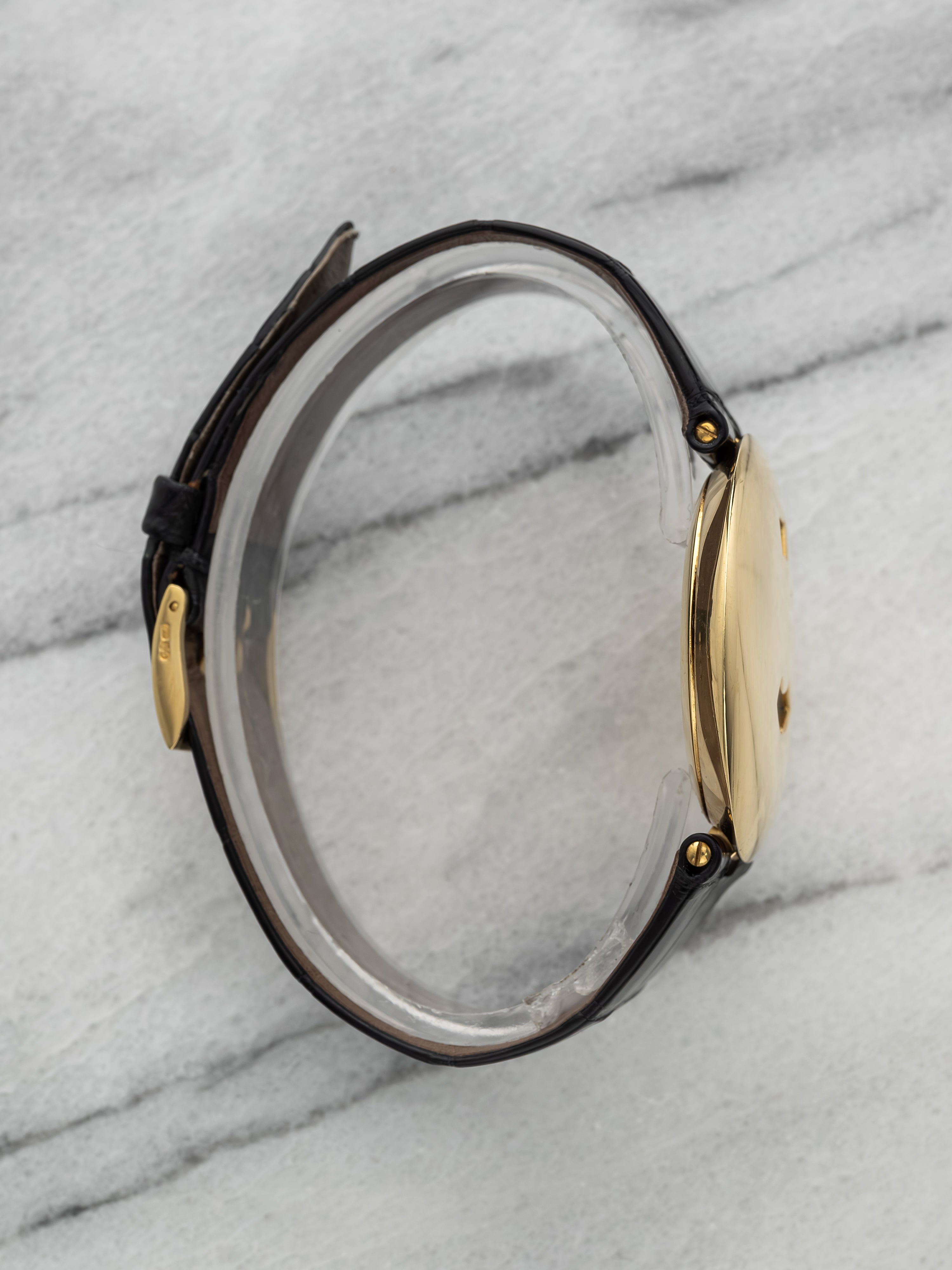 Chaumet Pebble "Jump Hour" 10A - Yellow Gold