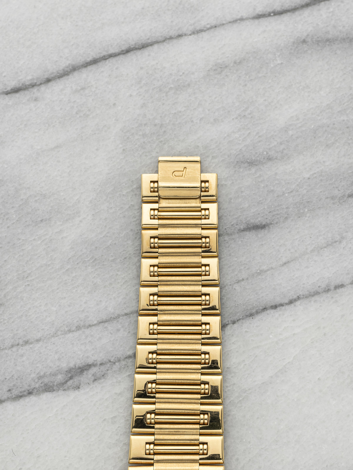 Piaget Dancer 80317 K 81 - 18K Yellow Gold Opal Onyx Diamond Dial