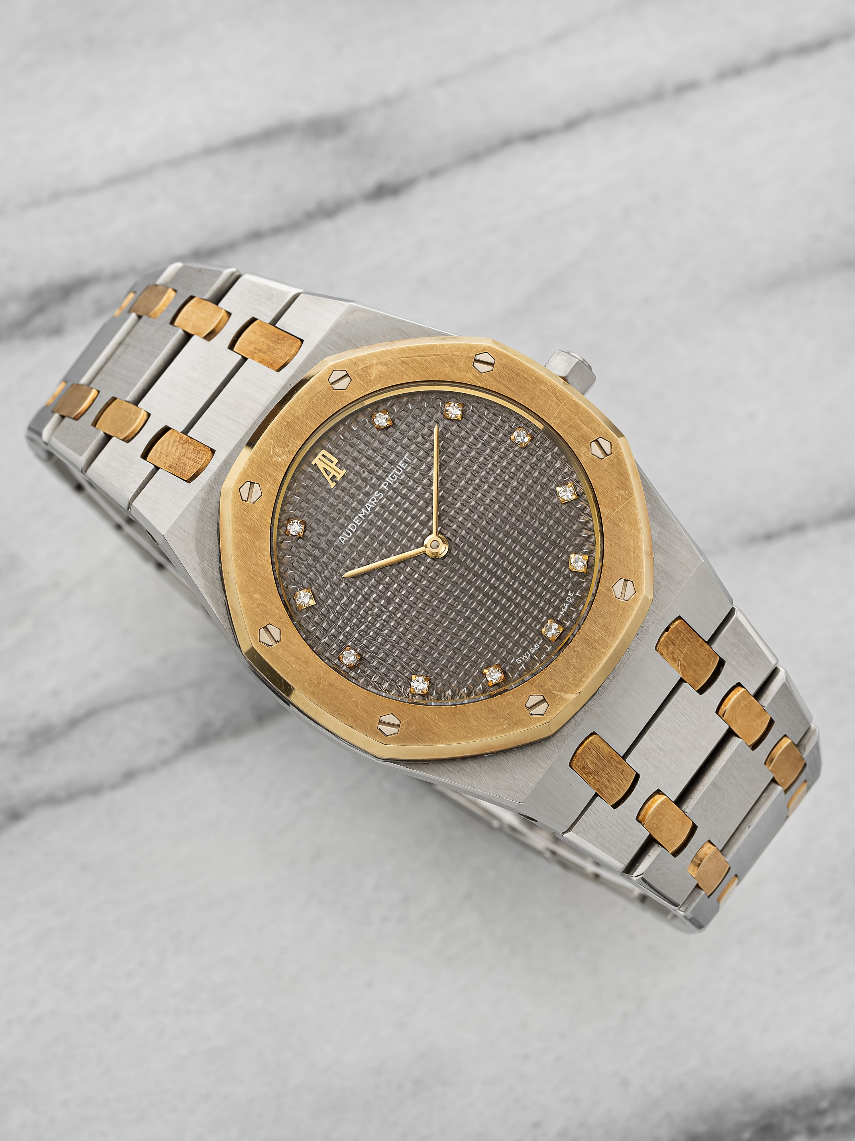 Audemars Piguet Royal Oak 56303SA – Two-Tone Grey Diamond Dial