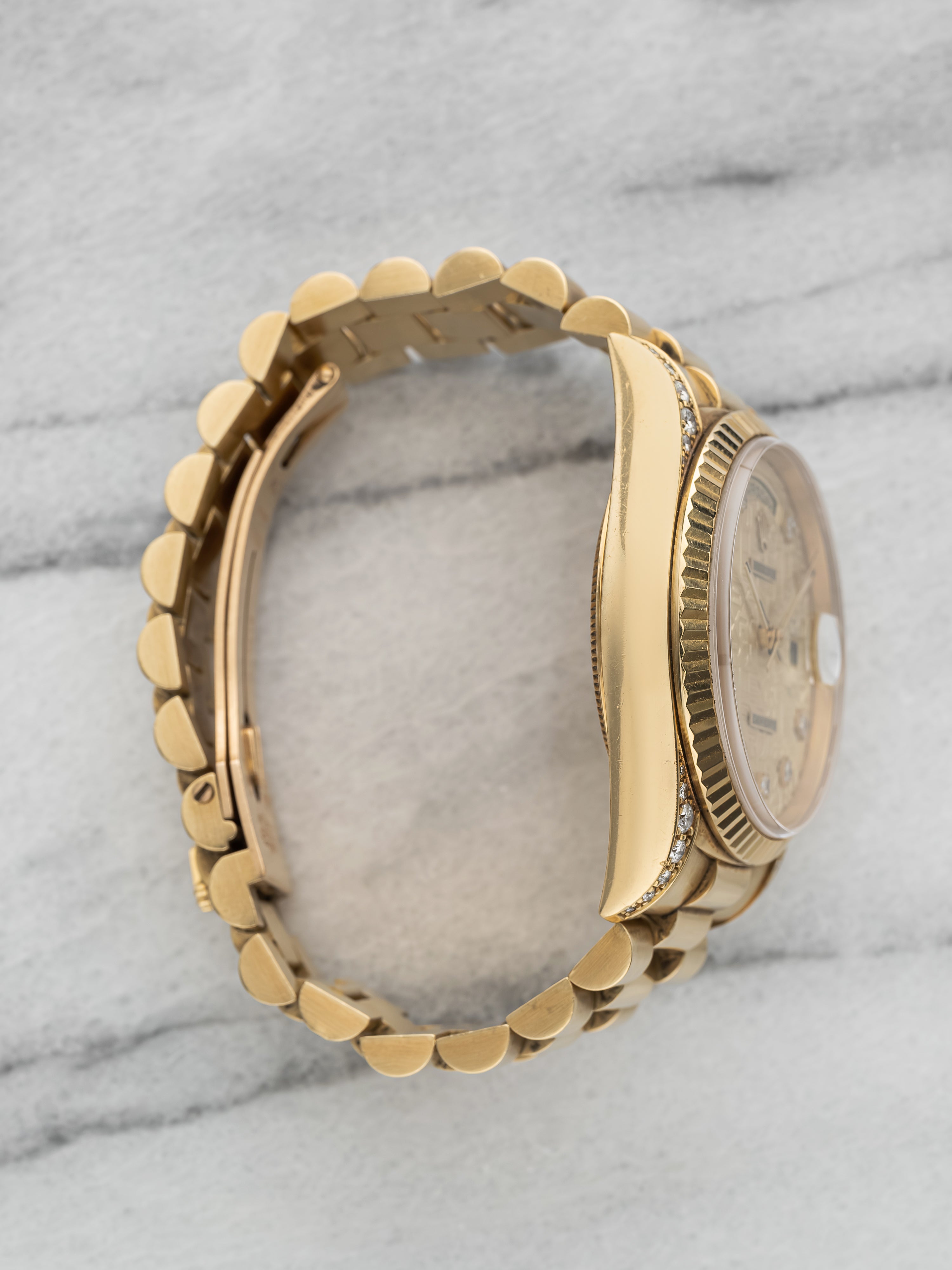 Rolex Day-Date 36 18338 – 18K YG Diamond Lugs Motif Diamond Dial