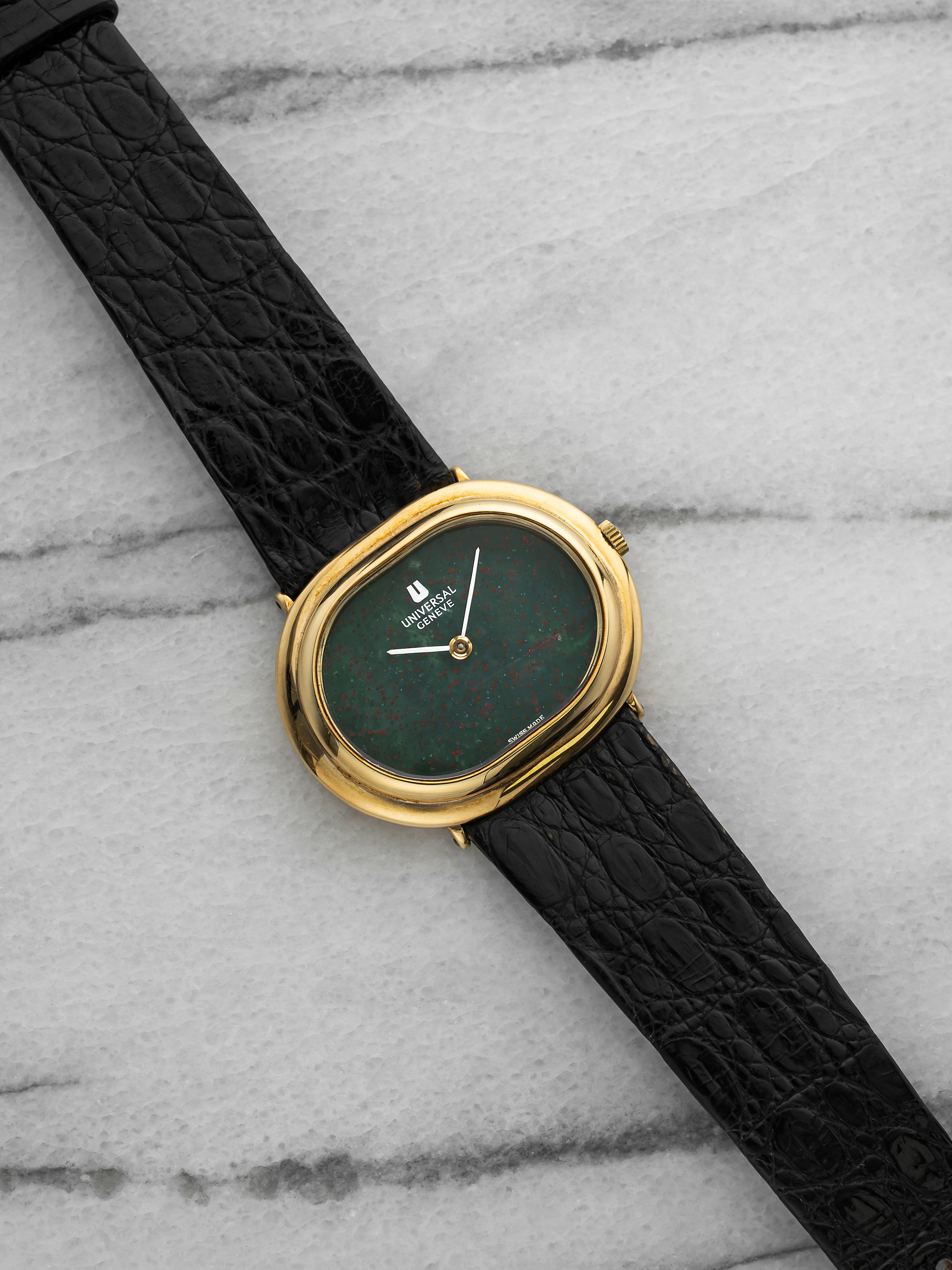 Universal Geneve Dress Watch 111010.1 18K Yellow Gold Bloodstone Dial Manual 33m