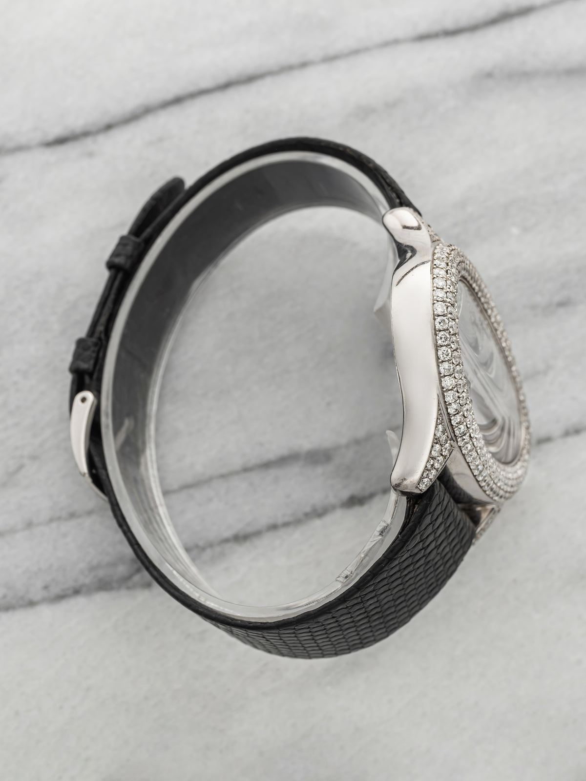 Vintage 1990s Chopard Montres Dame "Cat Eye" 13/7146/403 18K WG Diamond 53mm