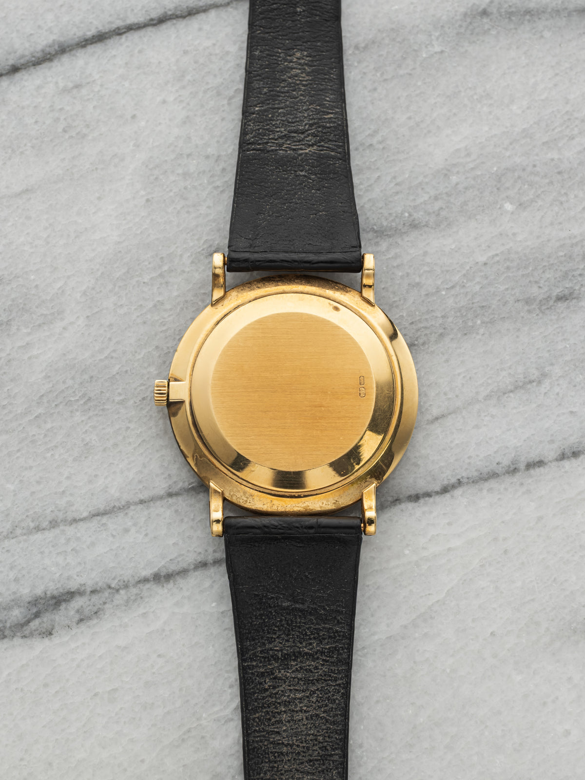 2000s Patek Philippe Calatrava 3919 18K Yellow Gold White Dial Manual 33mm