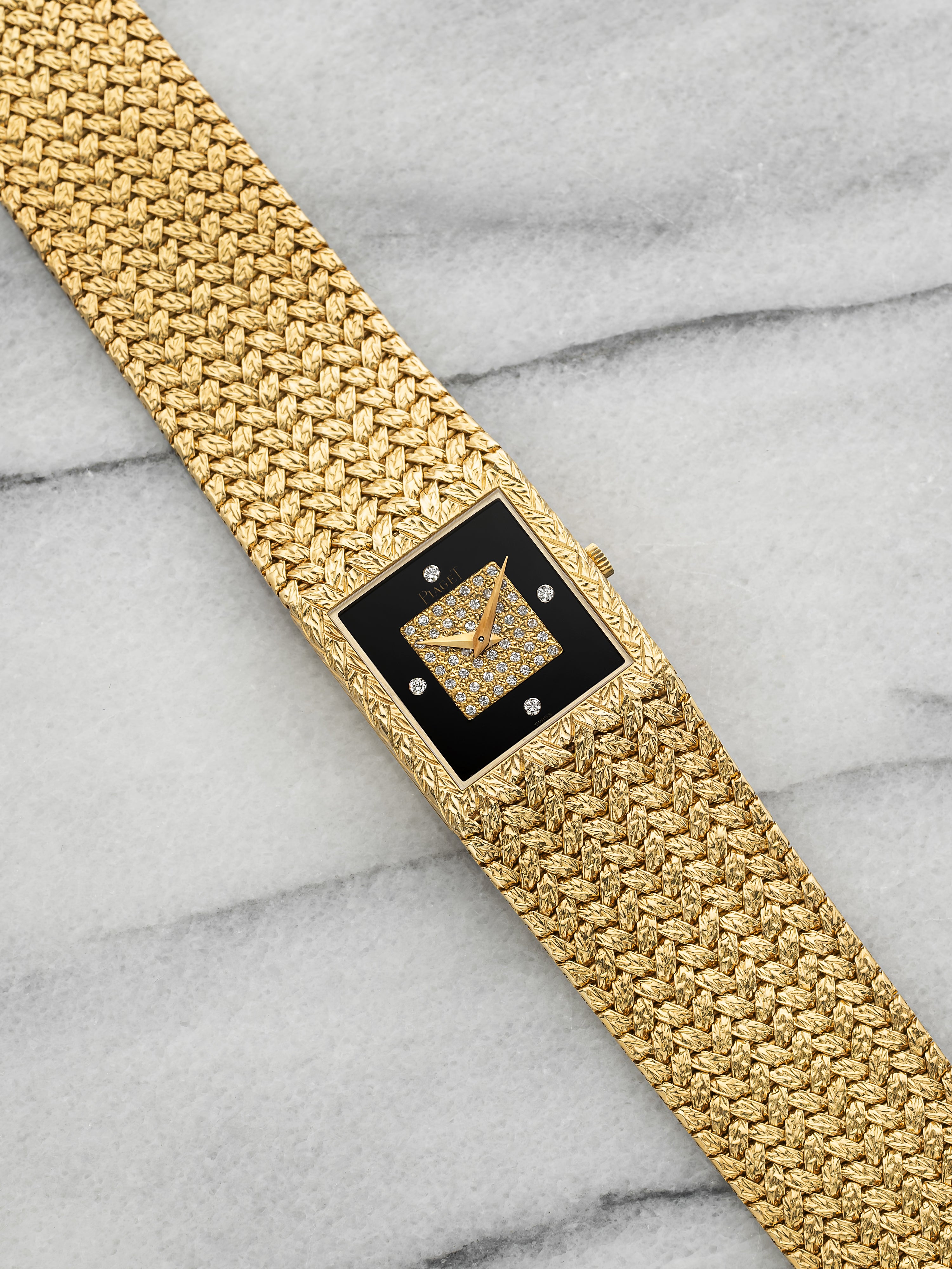 Vintage 1980s Piaget 9131D2 18K Yellow Gold Onyx Pave Diamond Dial Manual 24mm