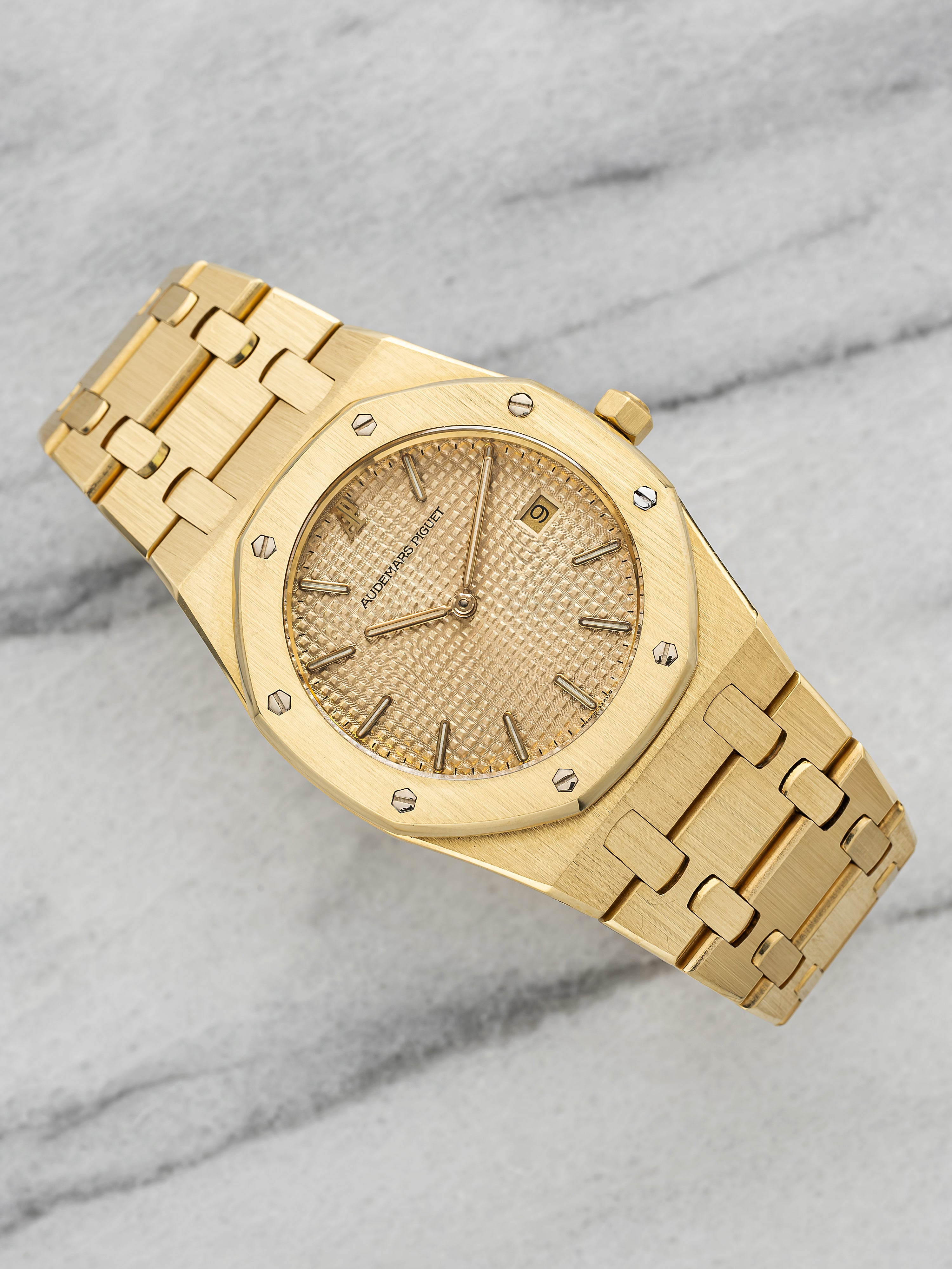 Audemars Piguet Royal Oak 56175BA - 18K Yellow Gold, Champagne Dial
