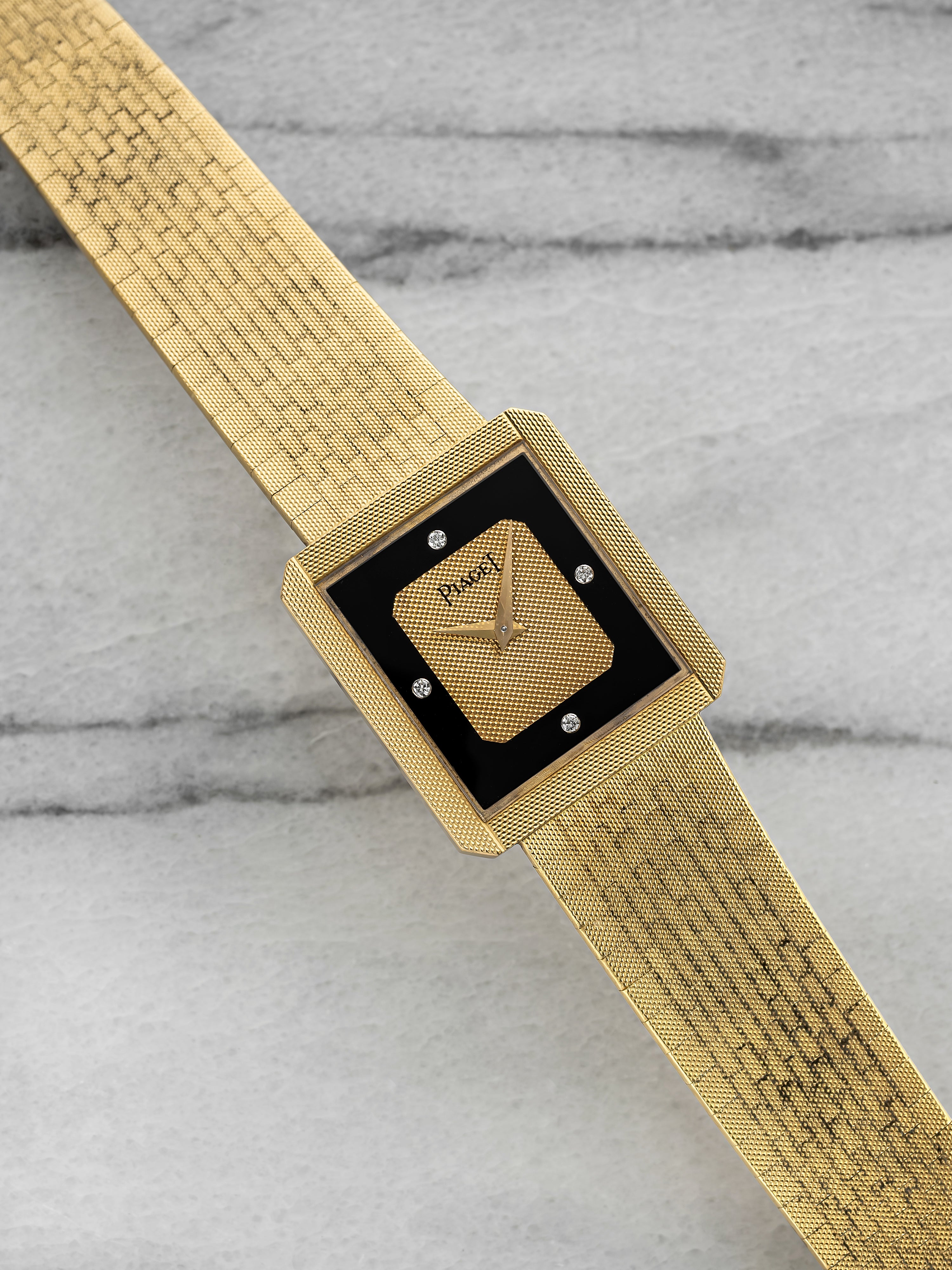 Piaget Protocole 91541 C8 - 18K Yellow Gold Onyx and Diamond Dial