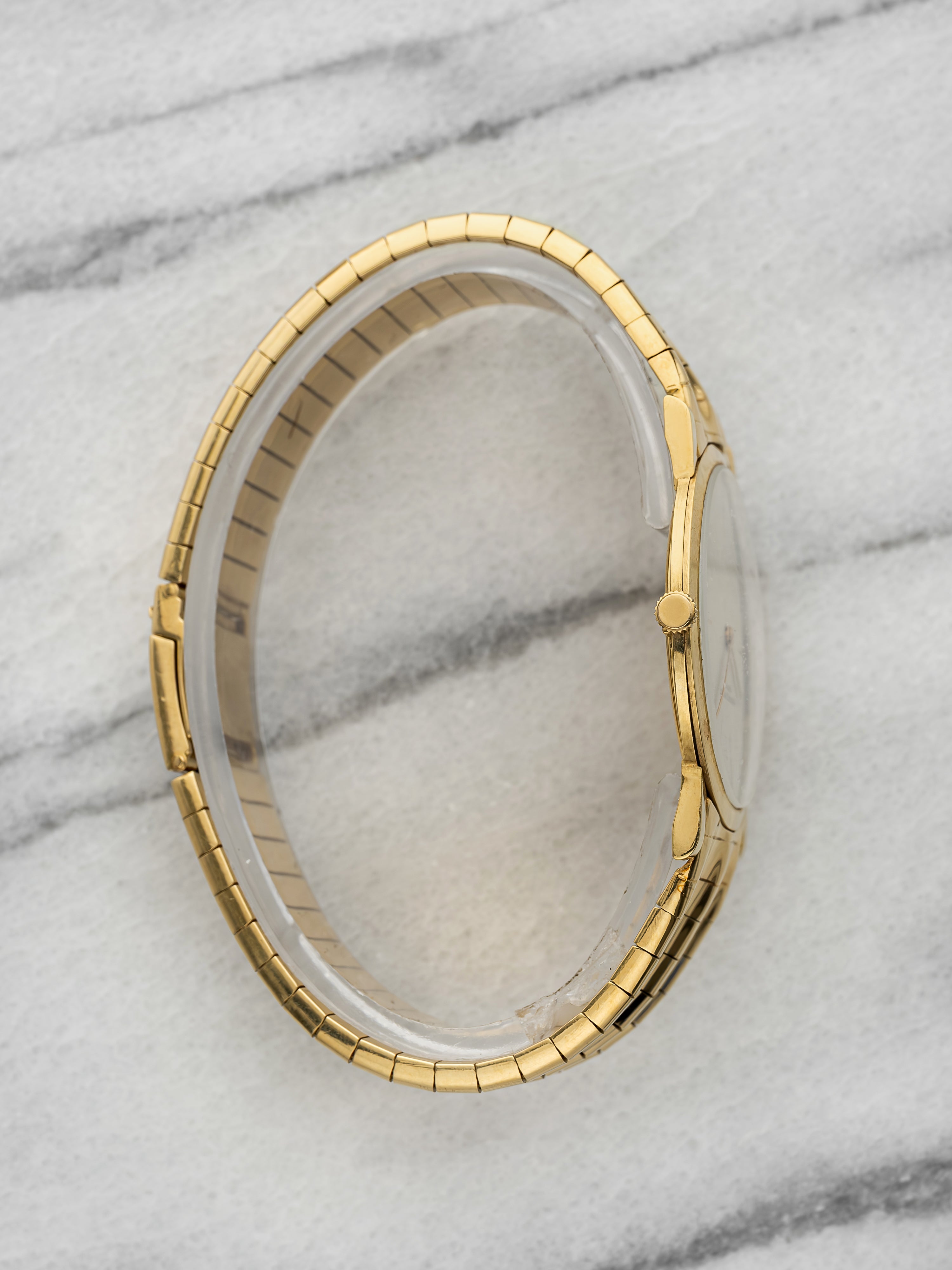 Audemars Piguet Ultra Thin 5043 - 18K Yellow Gold, White Dial