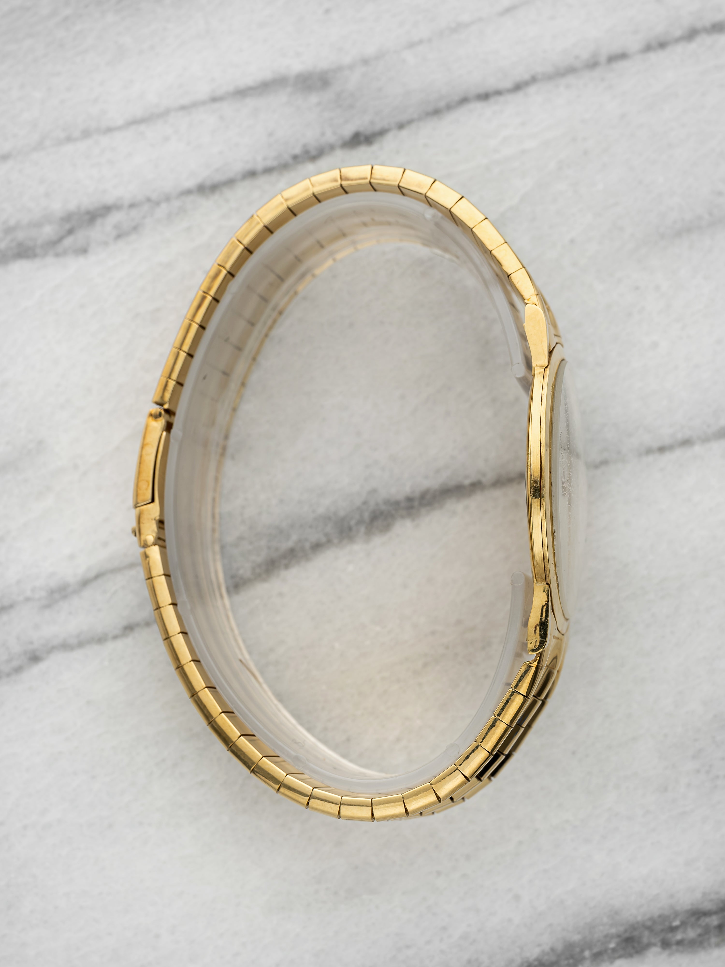 Audemars Piguet Ultra Thin 5043 - 18K Yellow Gold, White Dial