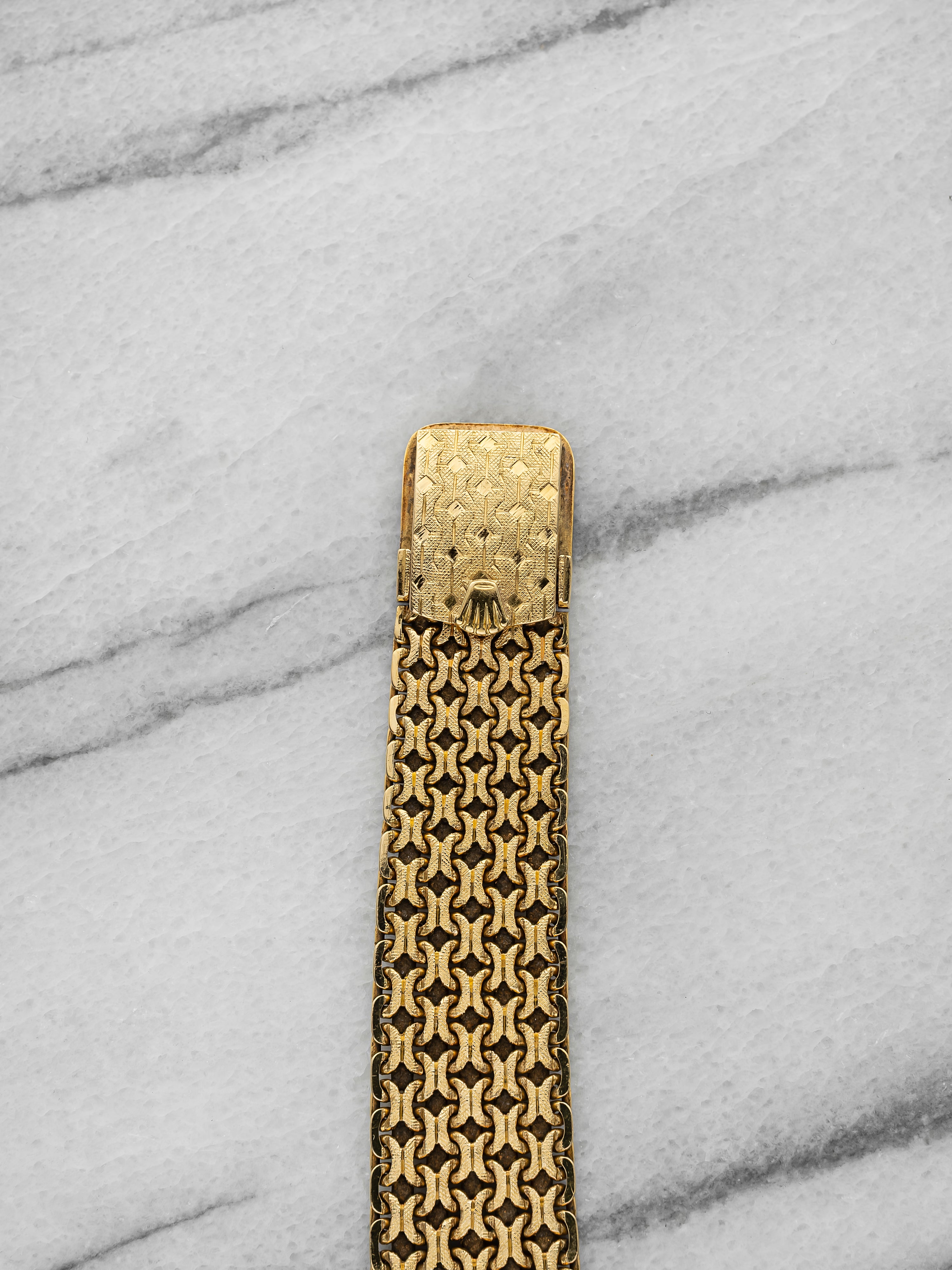 Vintage 1973 Rolex Cellini 2433 18K Yellow Gold Champagne Dial Manual 23 mm