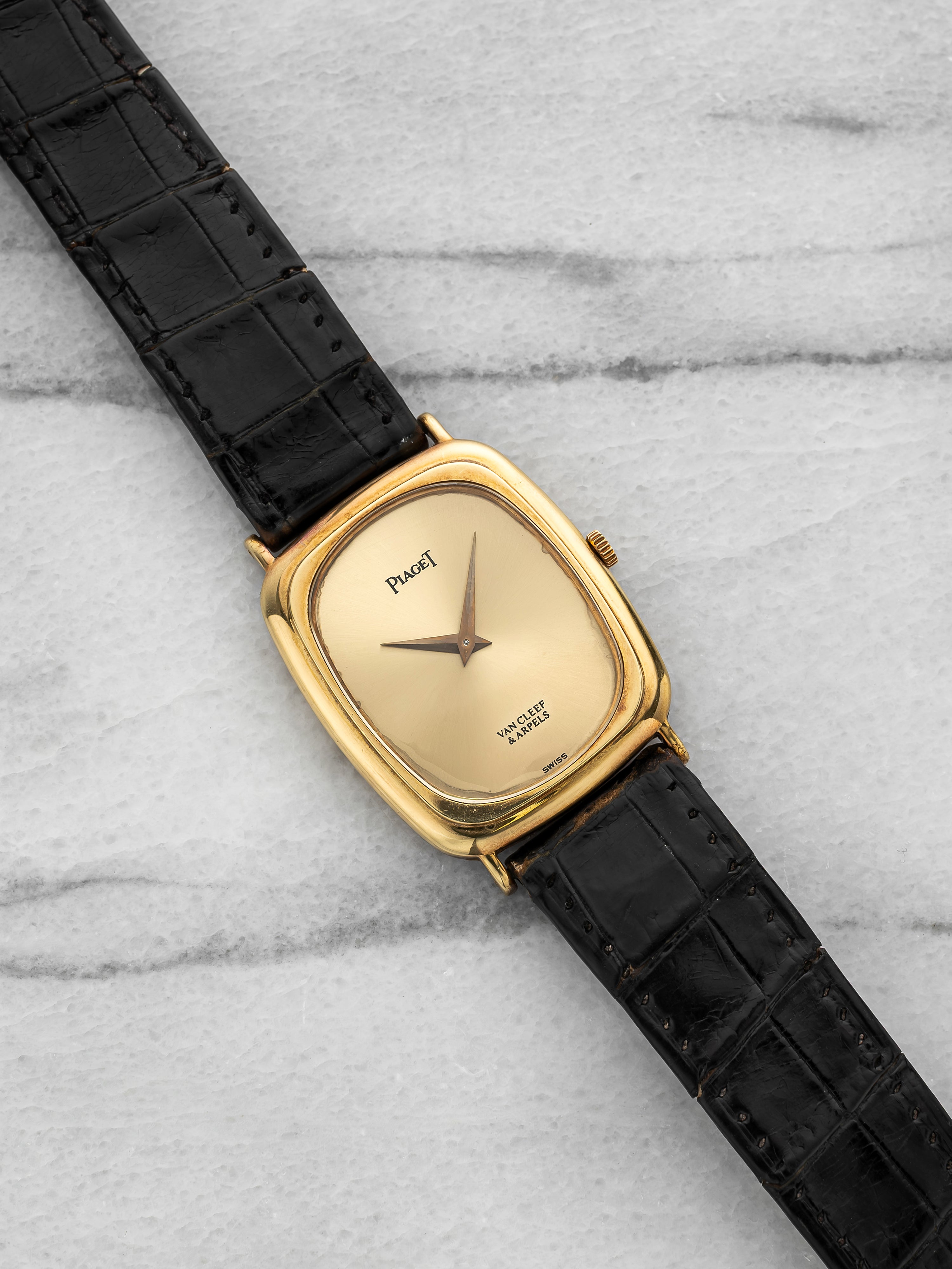 Piaget Cushion 9251 - 18K Yellow Gold, Van Cleef & Arpels Dial