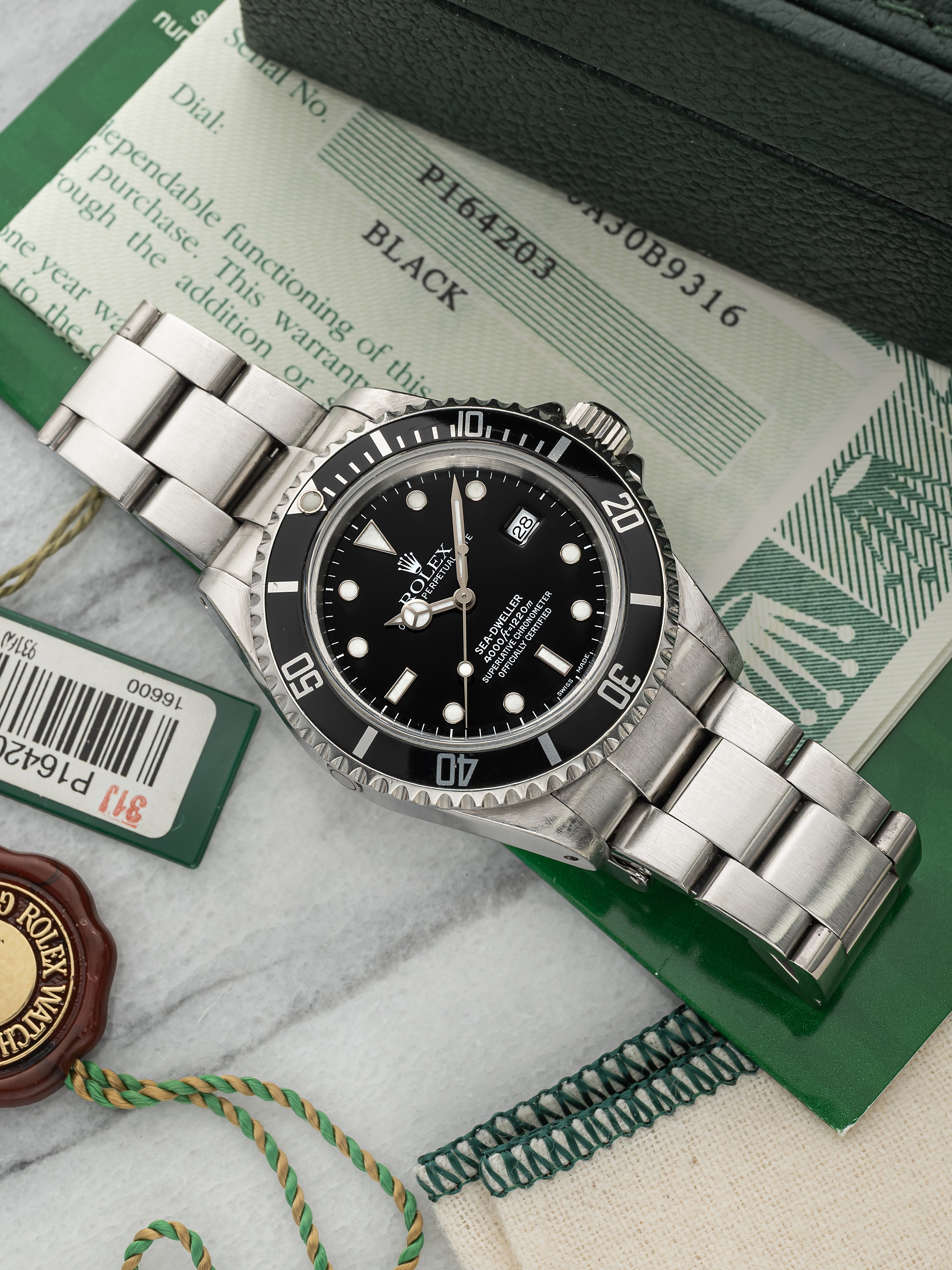 2000 Rolex Sea Dweller 16600 Stainless Steel Black Dial Automatic 40mm