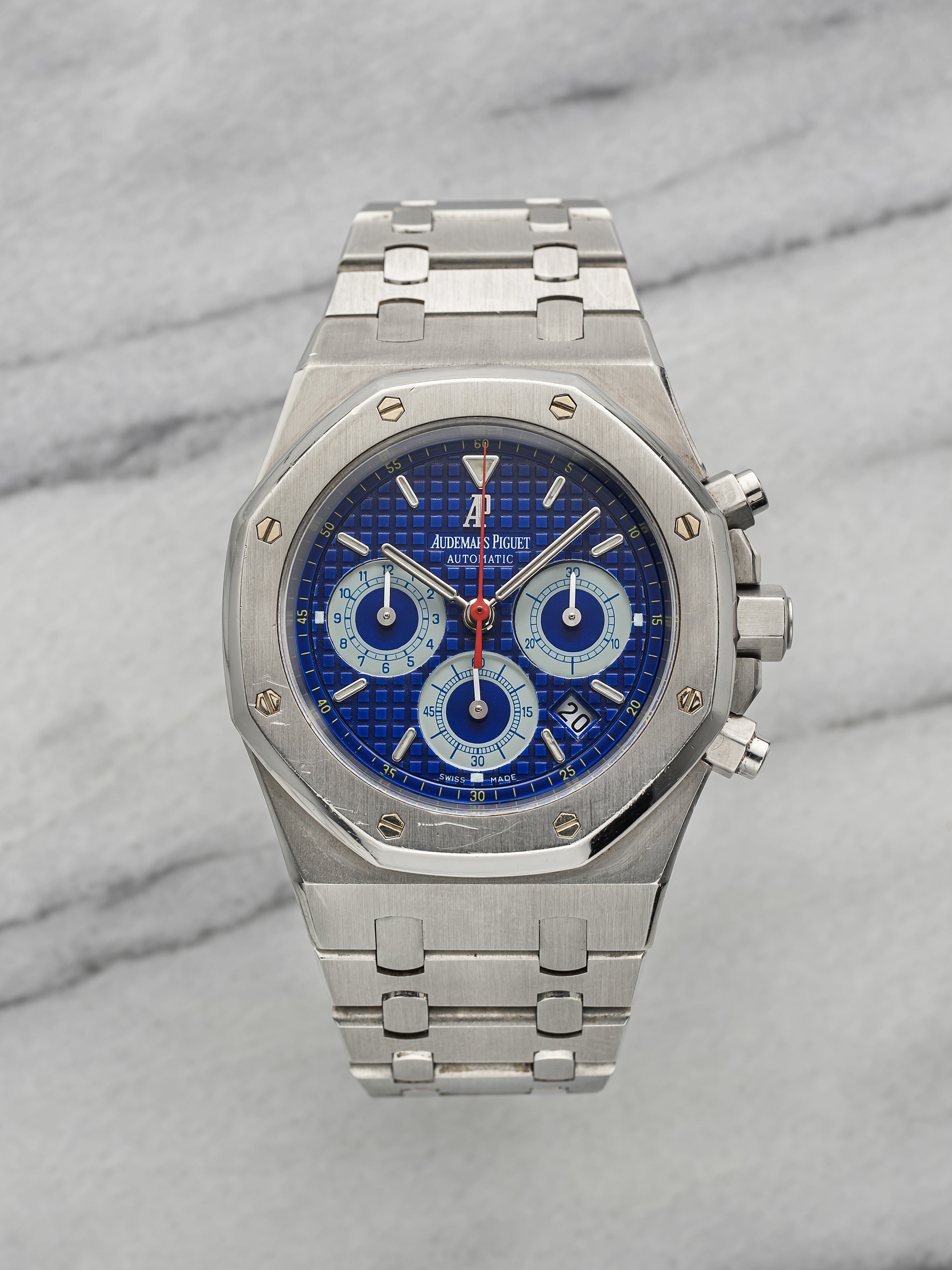 Audemars Piguet Royal Oak 25860IS Stainless Steel IKB Blue Dial Auto 39mm
