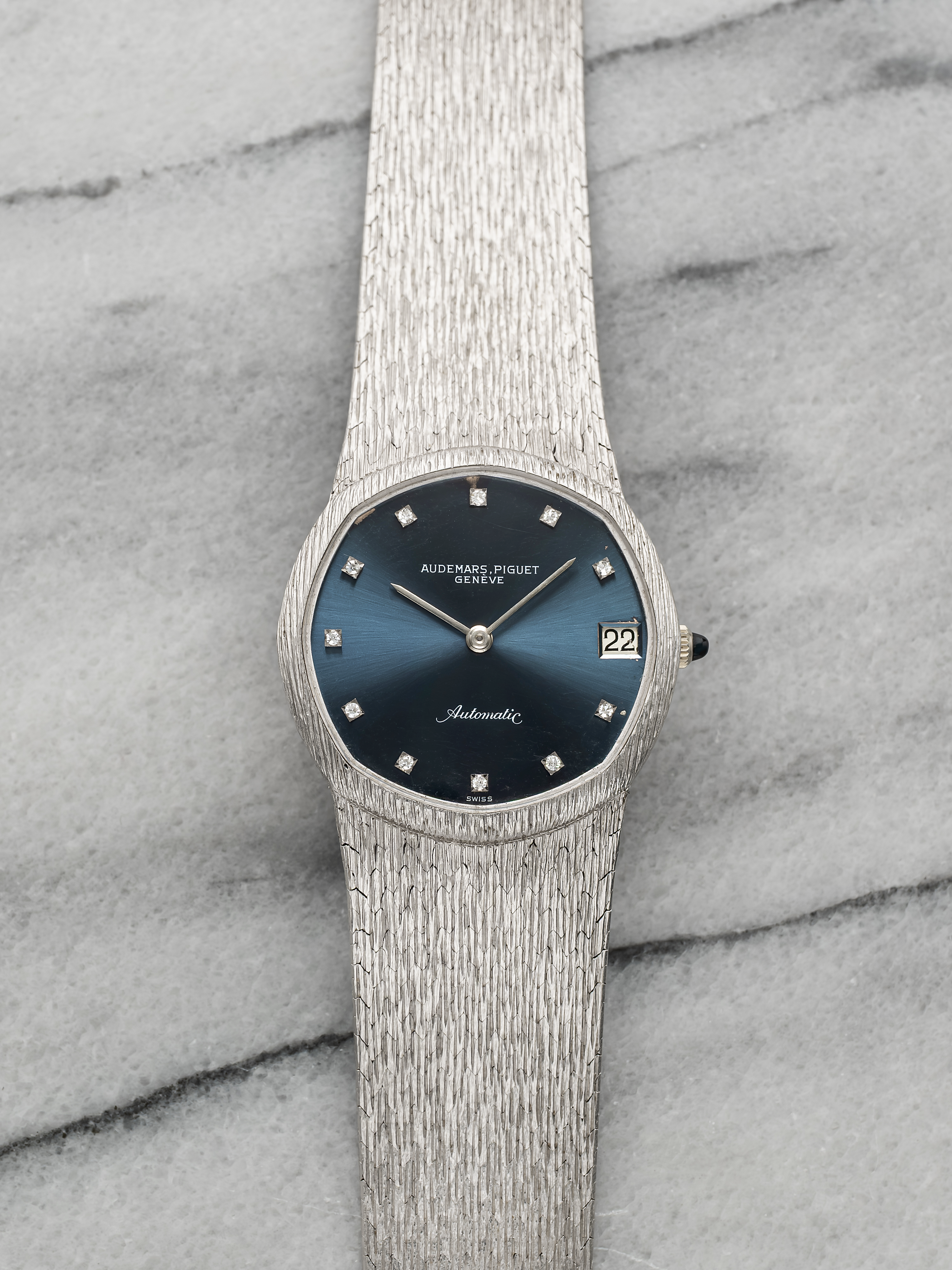 Audemars Piguet Automatic - Integrated White Gold Blue Sunburst Dial