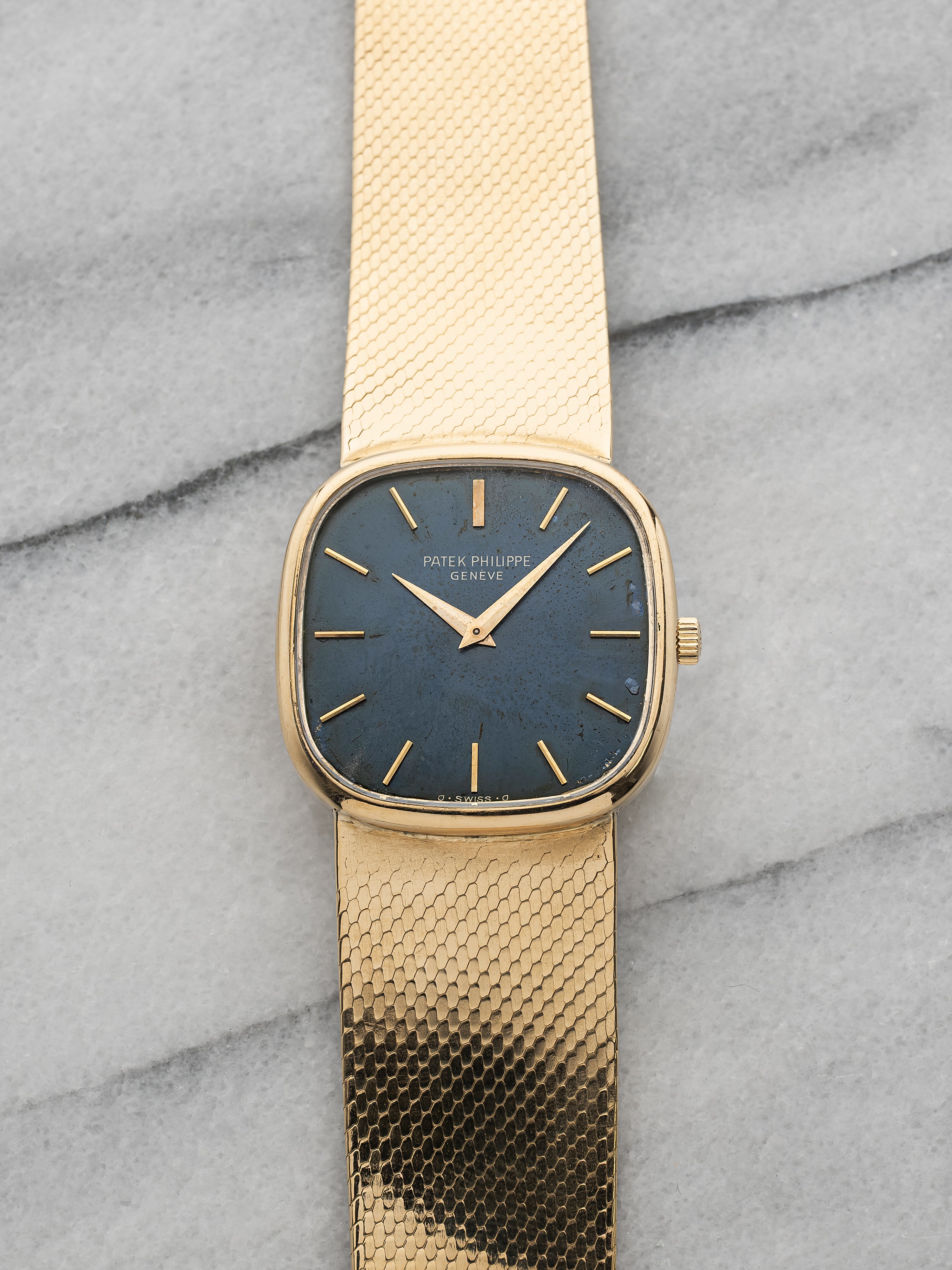 Patek Philippe Golden Ellipse 3852/001 – 18K Gold Blue Dial