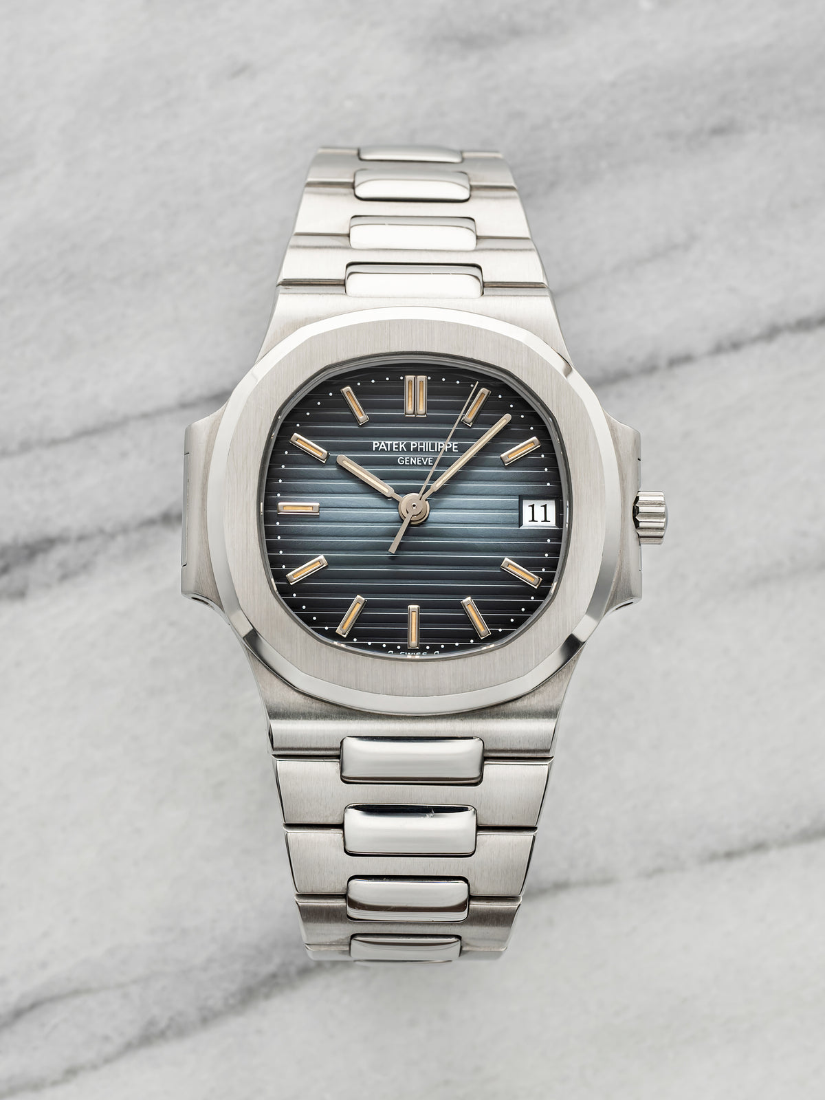 Patek Philippe Nautilus 3800 - Stainless Steel Blue Sigma Dial