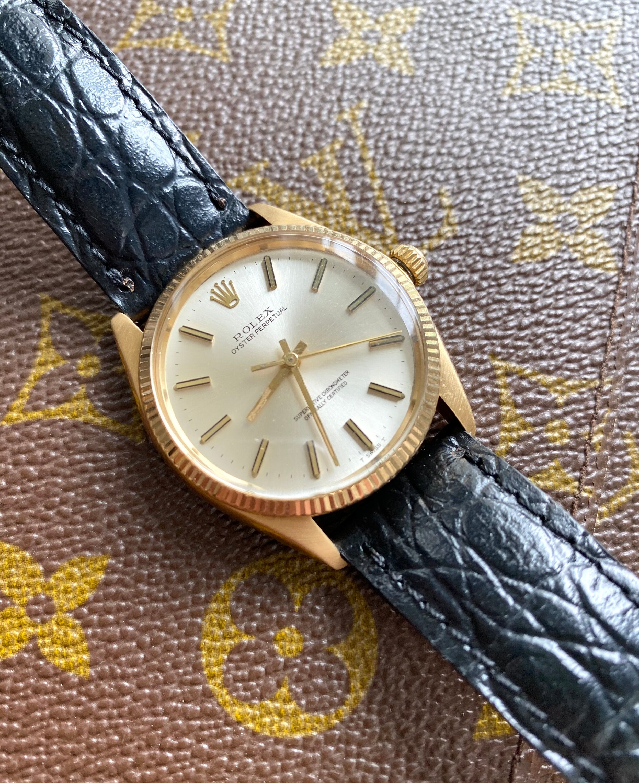 Rolex Oyster Perpetual Date ref. 1005 — 18K Yellow Gold