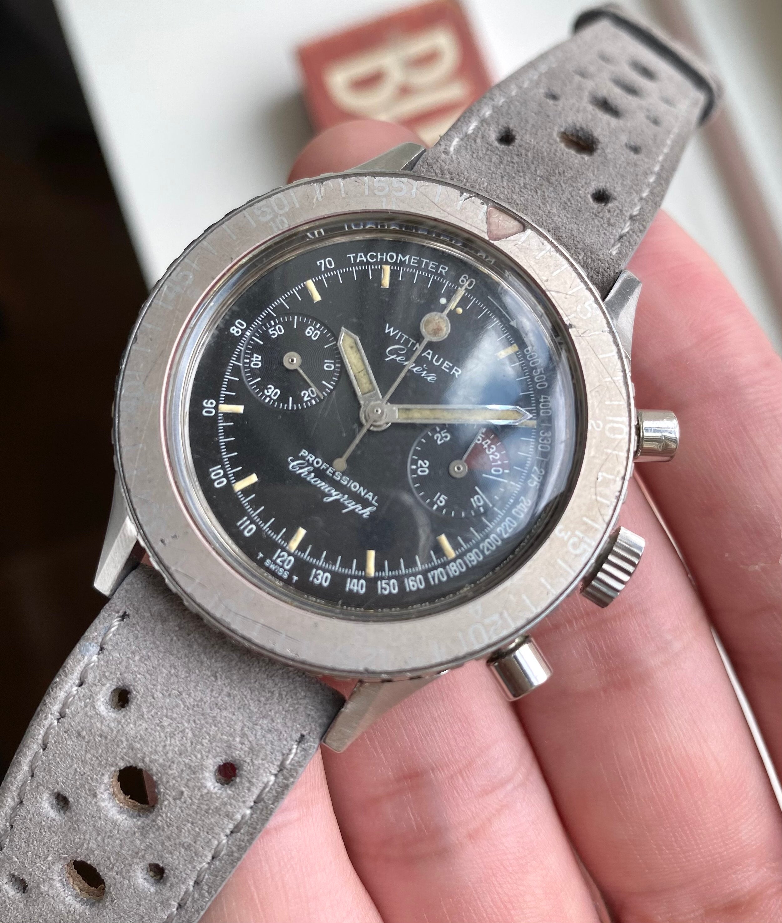 Wittnauer Geneve Professional Chronograph — "Ghosted" Bezel