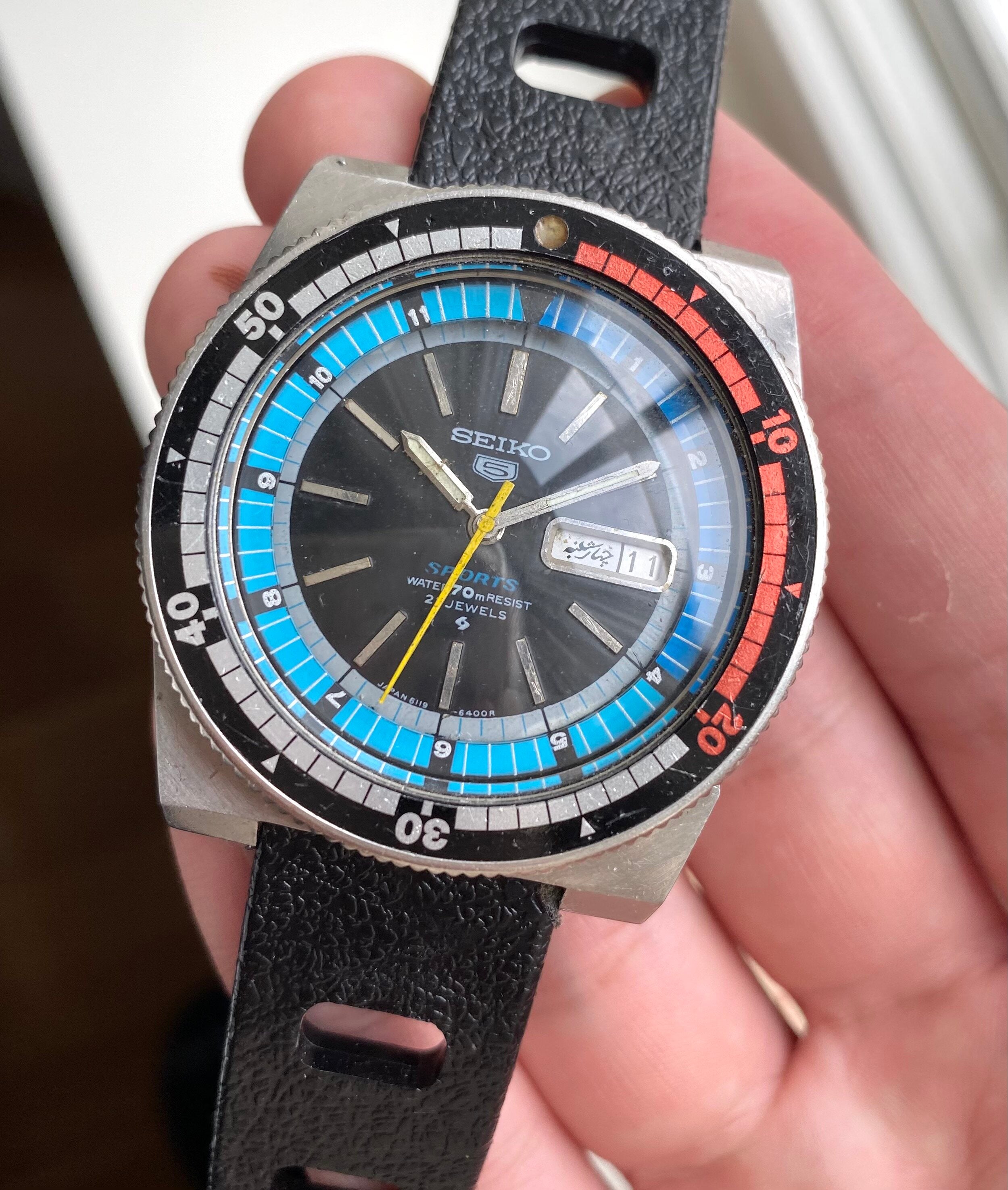 Seiko 5 Rally Diver — Arabic Day-date