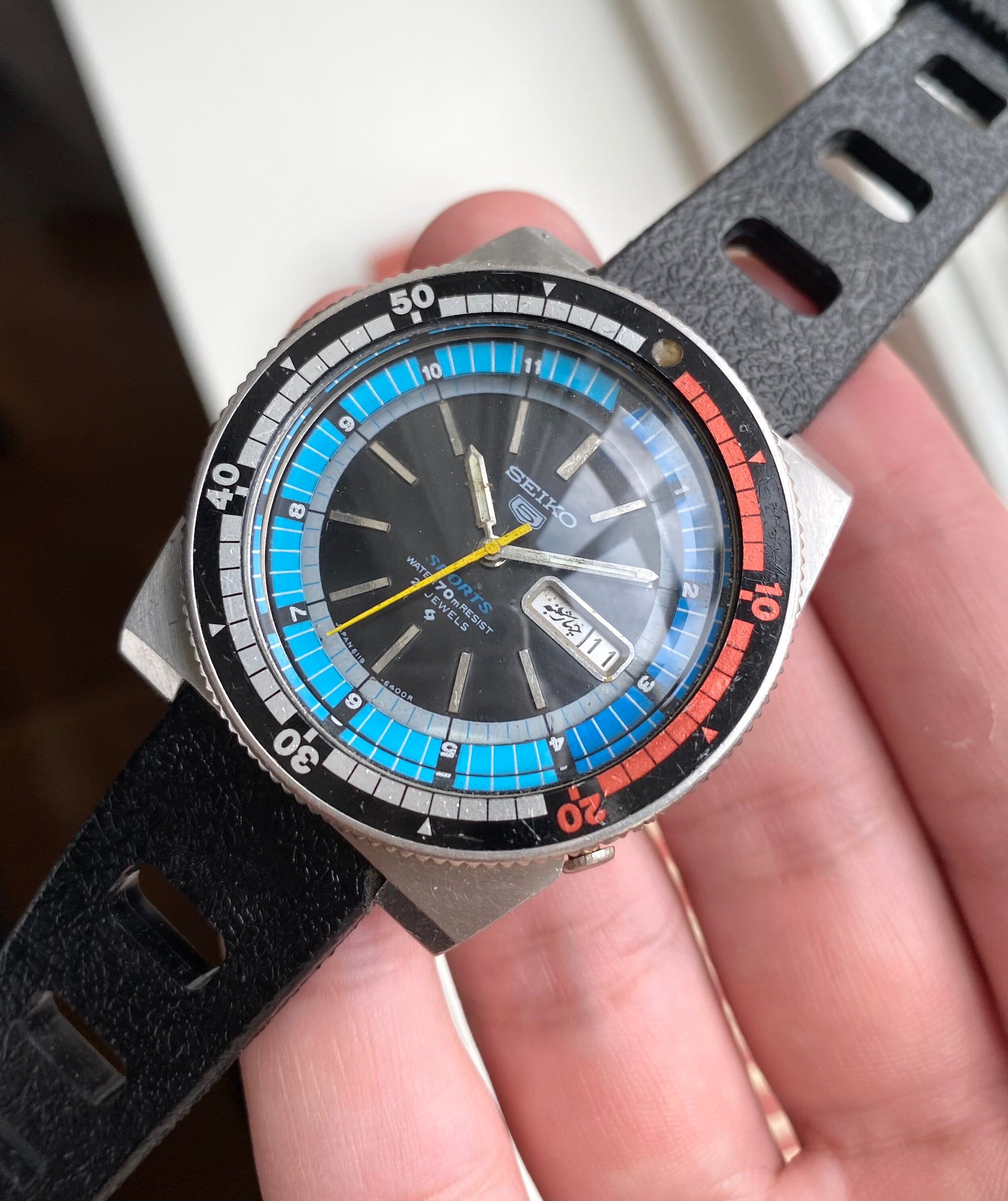 Seiko 5 Rally Diver — Arabic Day-date