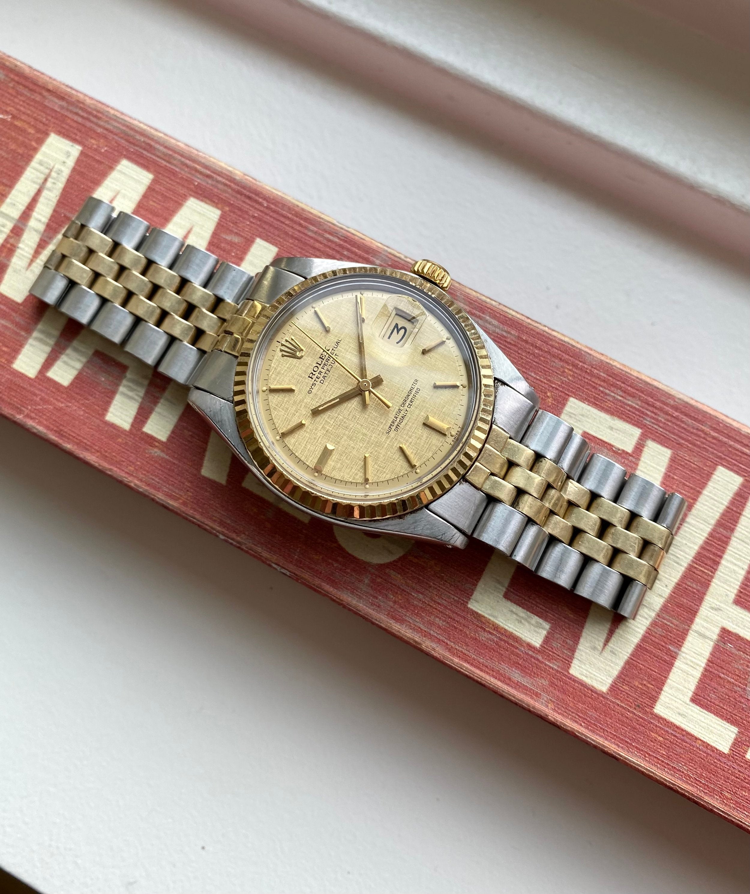 Rolex Datejust ref. 1601 — Champagne Linen Dial