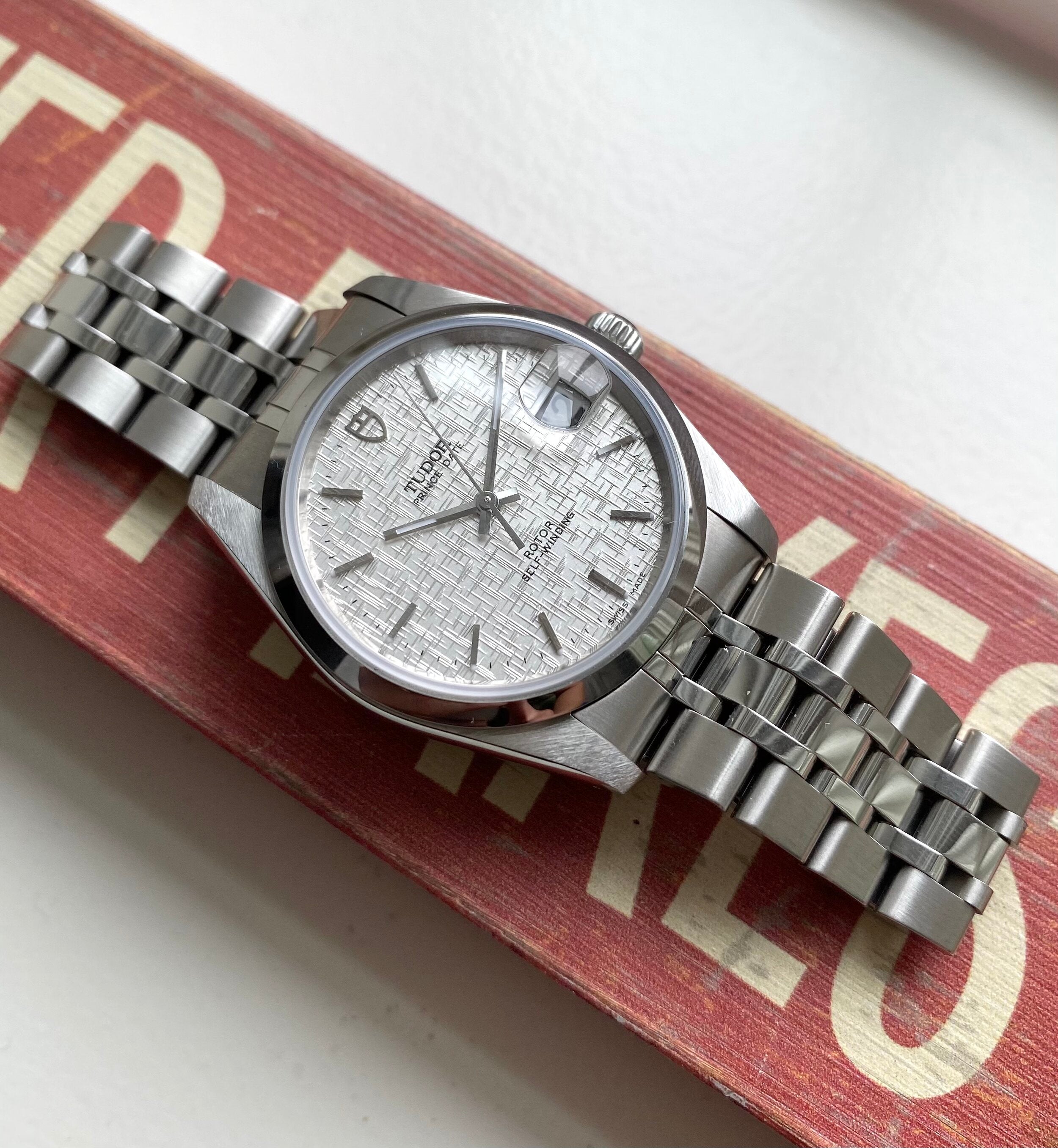 Tudor Prince Date — Linen Dial with Box and Card