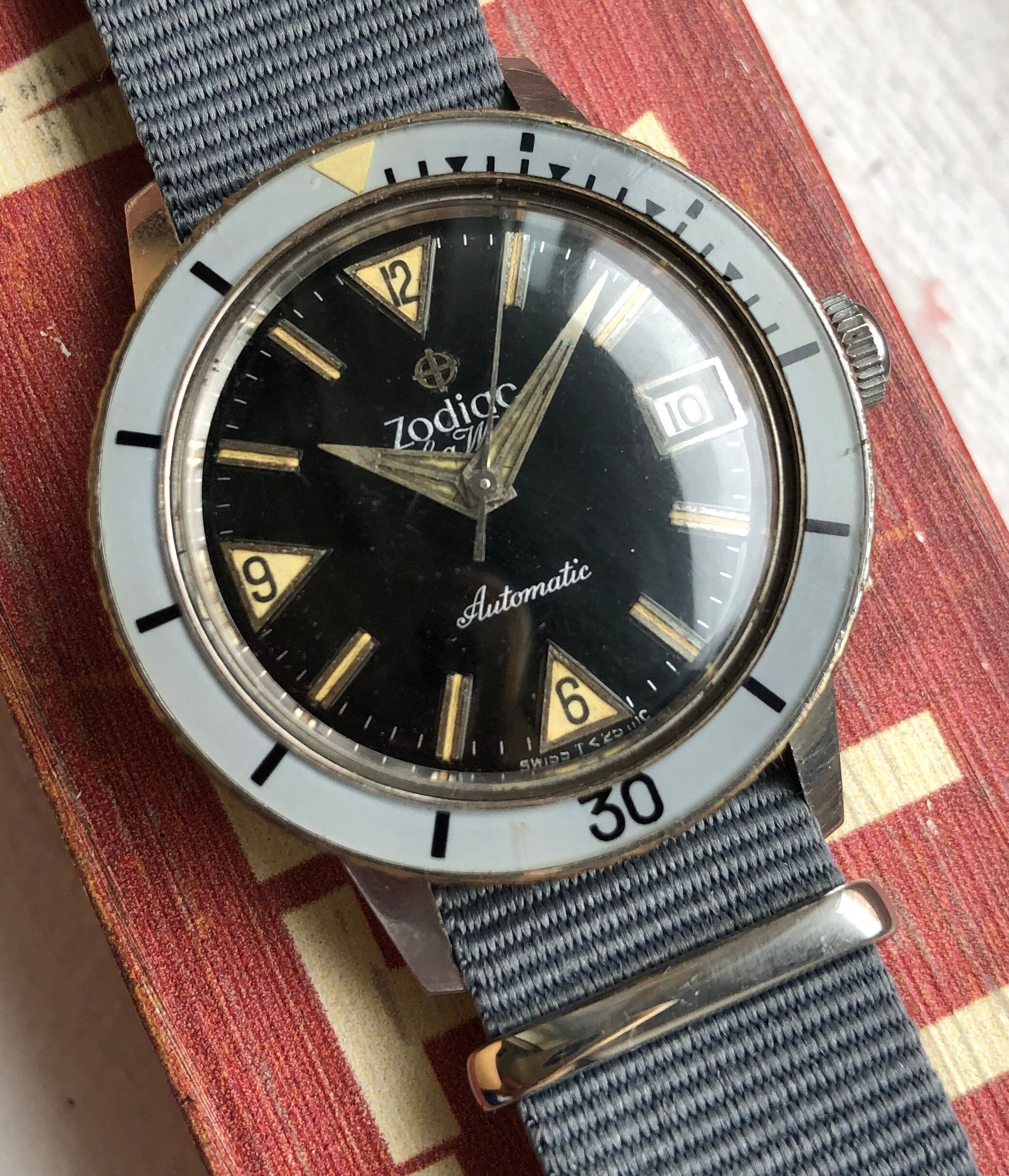 Zodiac Sea Wolf — Bakelite Bezel