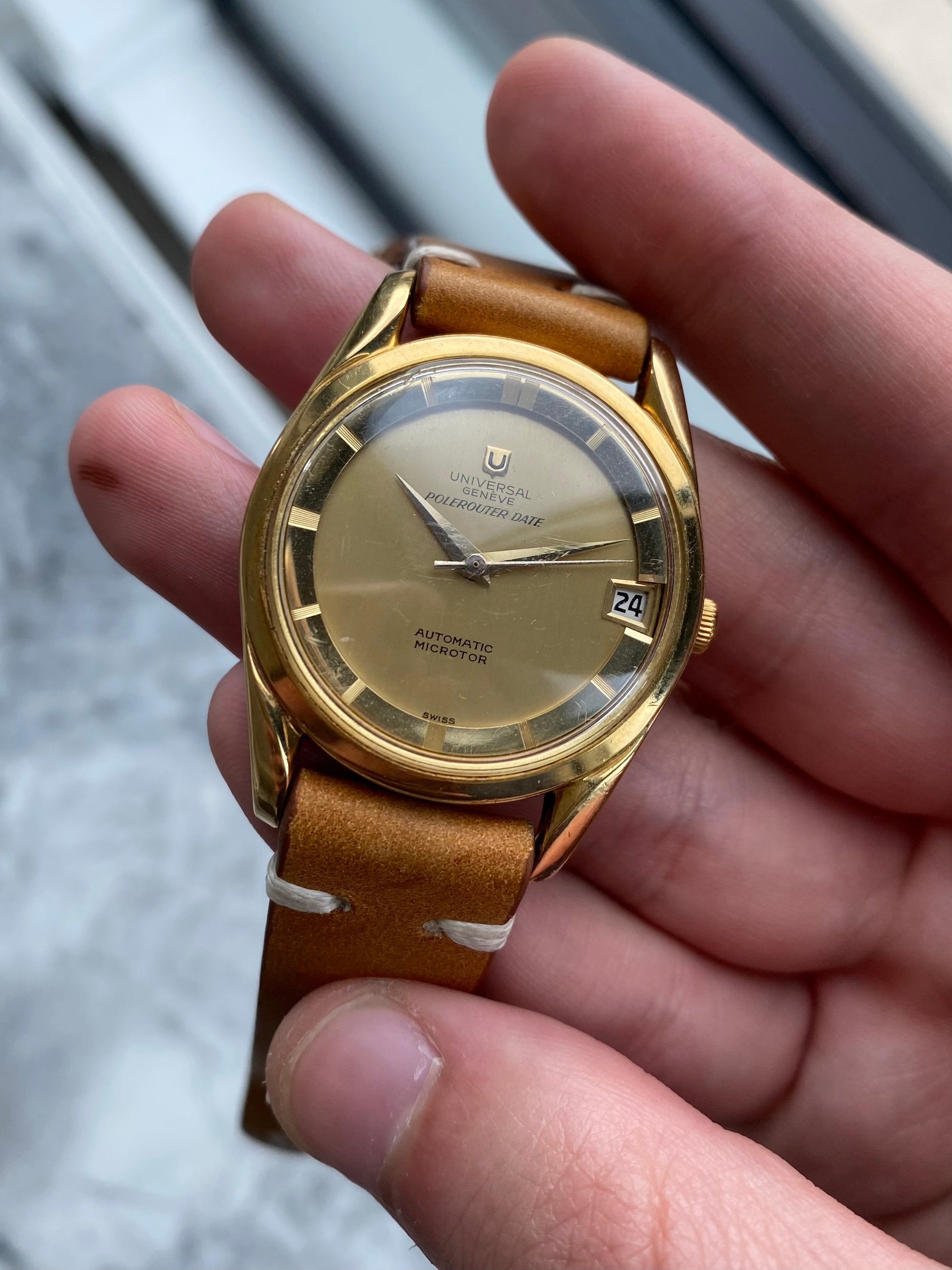 Universal Geneve Polerouter - 18K Yellow Gold.