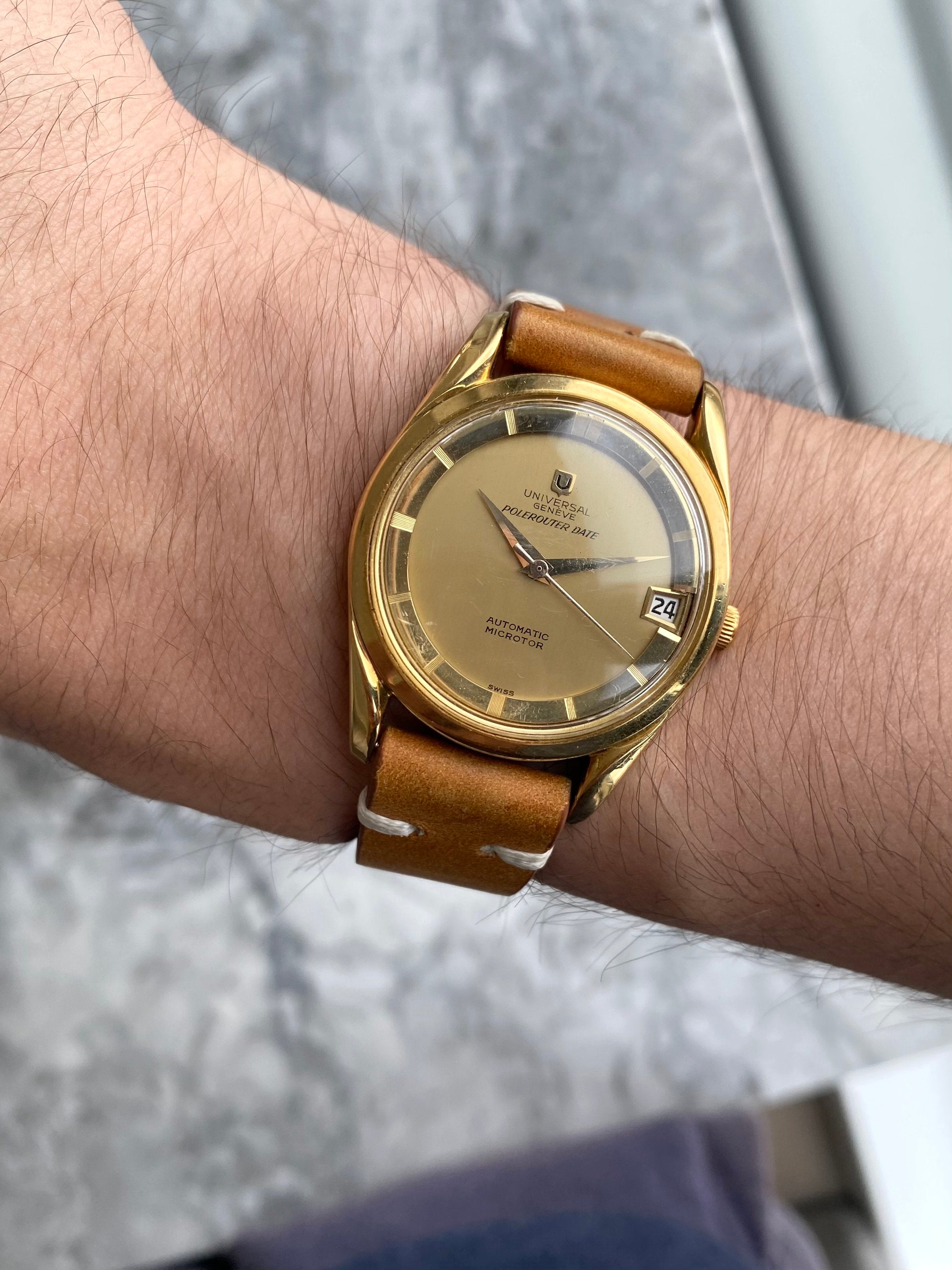 Universal Geneve Polerouter - 18K Yellow Gold.