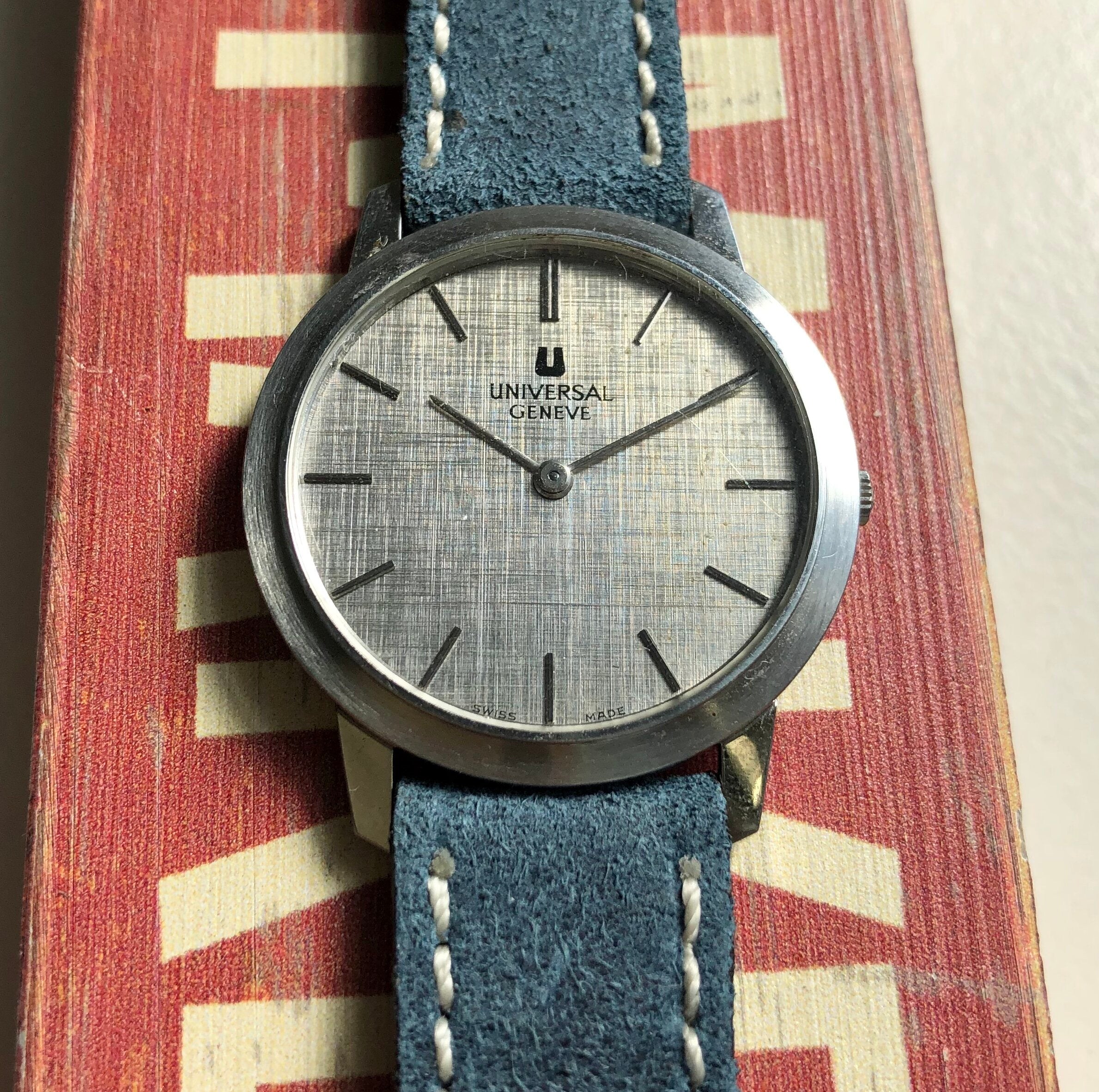 Universal Geneve — Linen Dial