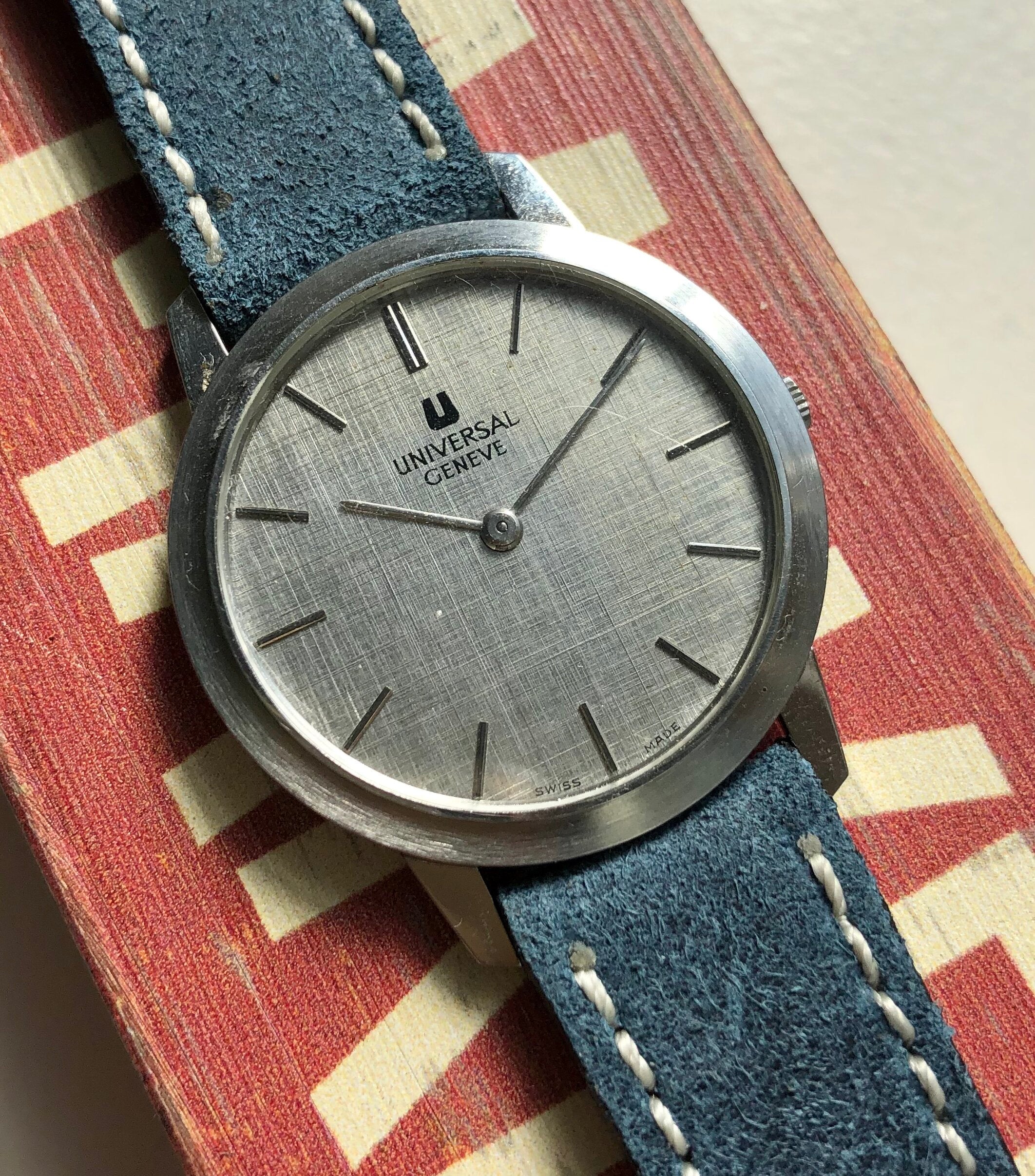 Universal Geneve — Linen Dial