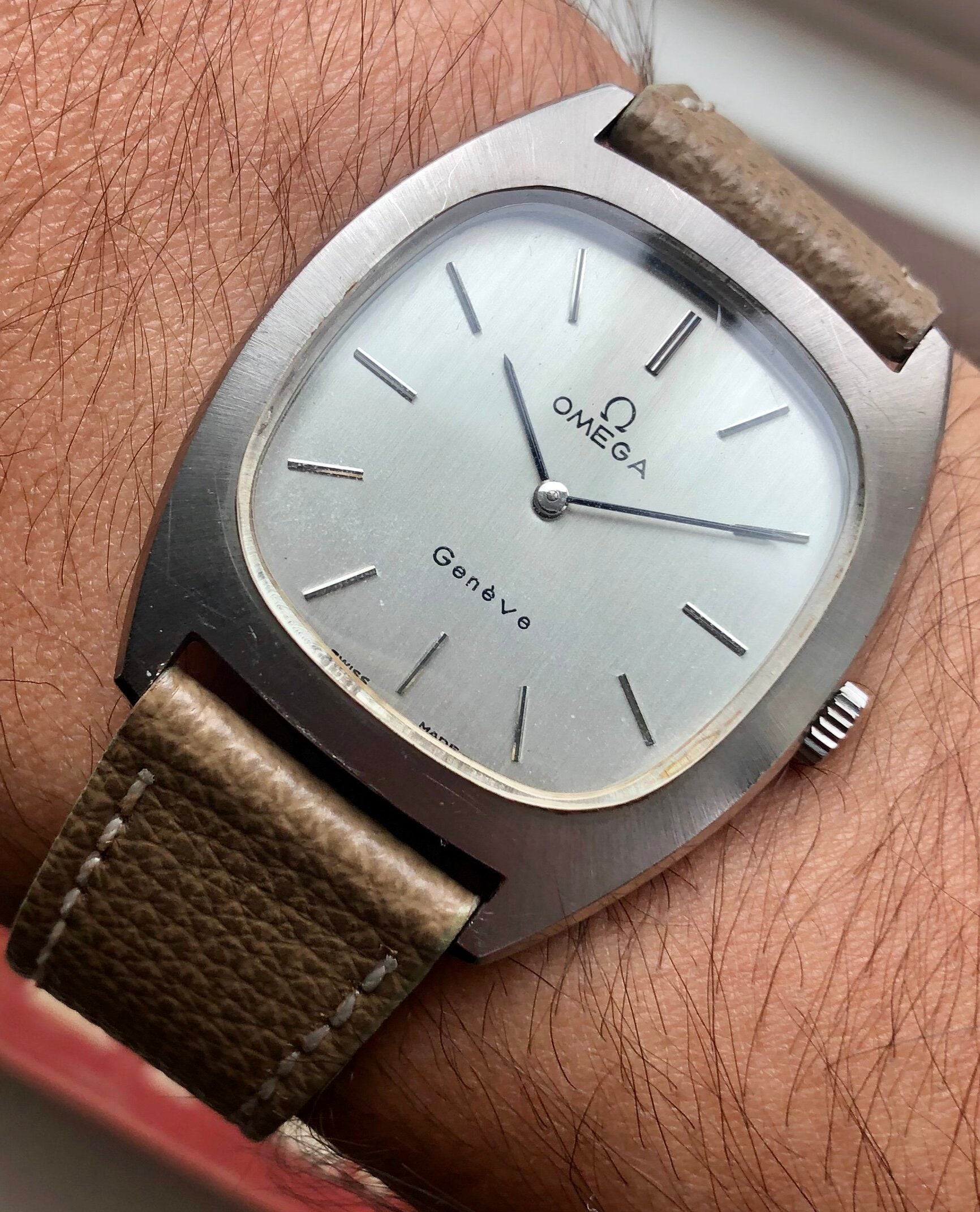 Omega Geneve — Tonneau Case